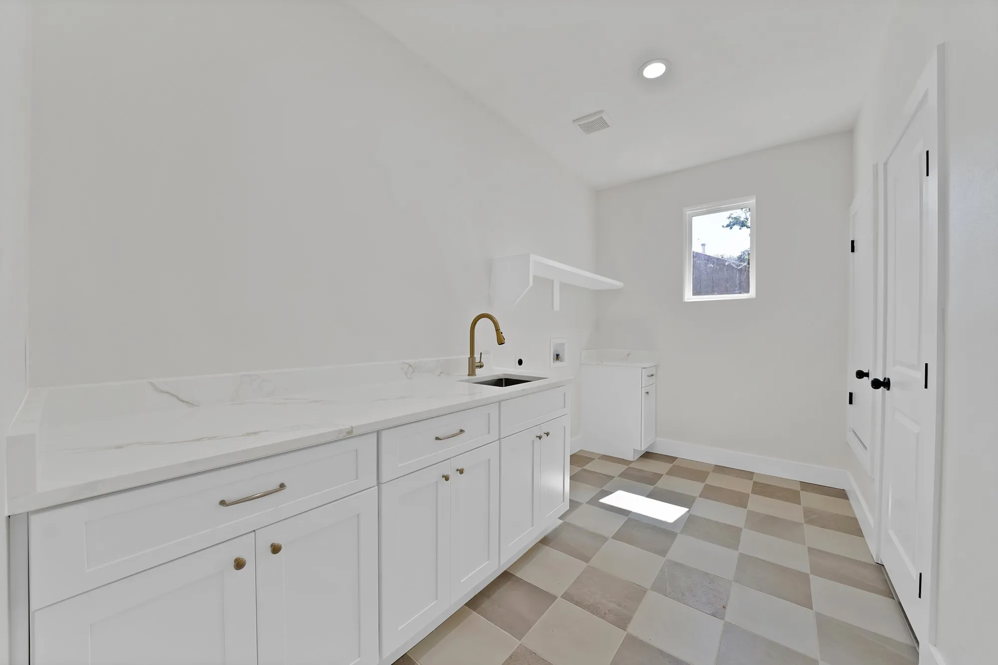 Single Family Residence For Sale in Johnson County , 1405 Apache Court, Joshua, Texas 76058, 4 Bedroom, 3 Bathroom, 2 Garage spaces, 2,713 Sqft, built in 2026, mls#21273514, Real Estate Agent in Joshua, Homes For Sale in Johnson county, Homes For Sale in Joshua, Realtor in Joshua Texas, Real Estate Brokerage Independent Realty Texas, Luminita Cordes Realtor