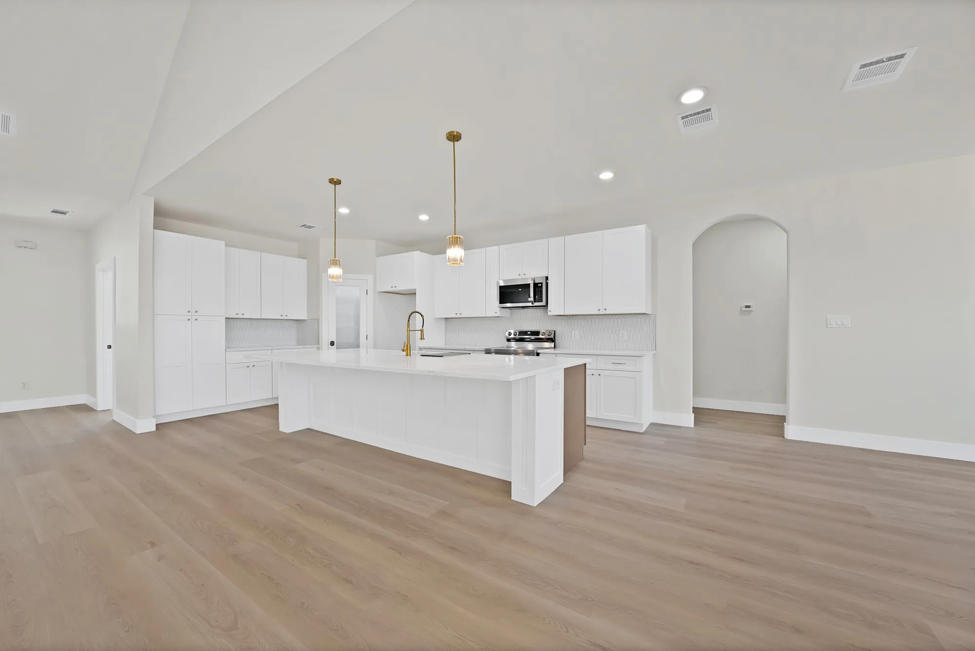 Single Family Residence For Sale in Johnson County , 1405 Apache Court, Joshua, Texas 76058, 4 Bedroom, 3 Bathroom, 2 Garage spaces, 2,713 Sqft, built in 2026, mls#21273514, Real Estate Agent in Joshua, Homes For Sale in Johnson county, Homes For Sale in Joshua, Realtor in Joshua Texas, Real Estate Brokerage Independent Realty Texas, Luminita Cordes Realtor