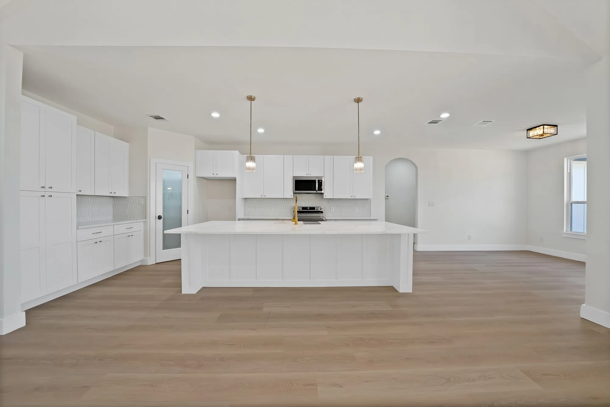 Single Family Residence For Sale in Johnson County , 1405 Apache Court, Joshua, Texas 76058, 4 Bedroom, 3 Bathroom, 2 Garage spaces, 2,713 Sqft, built in 2026, mls#21273514, Real Estate Agent in Joshua, Homes For Sale in Johnson county, Homes For Sale in Joshua, Realtor in Joshua Texas, Real Estate Brokerage Independent Realty Texas, Luminita Cordes Realtor