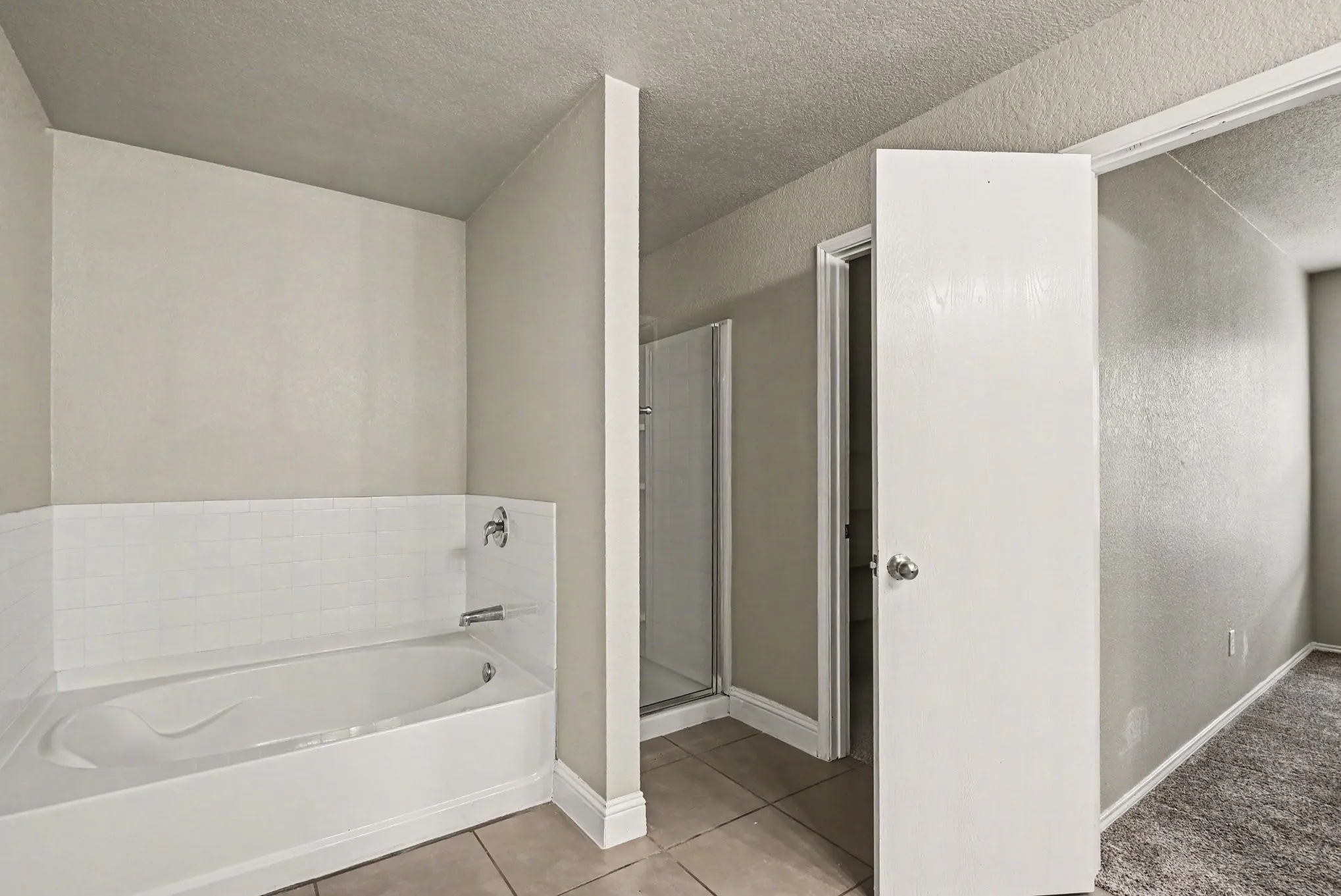 Single Family Residence For Sale in Tarrant County , 4956 Water Ridge Lane, Fort Worth, Texas 76179, 3 Bedroom, 3 Bathroom, 2 Garage spaces, 2,196 Sqft, built in 2006, mls#21270557, Real Estate Agent in Fort Worth, Homes For Sale in Tarrant county, Homes For Sale in Fort Worth, Realtor in Fort Worth Texas, Real Estate Brokerage Independent Realty Texas, Luminita Cordes Realtor