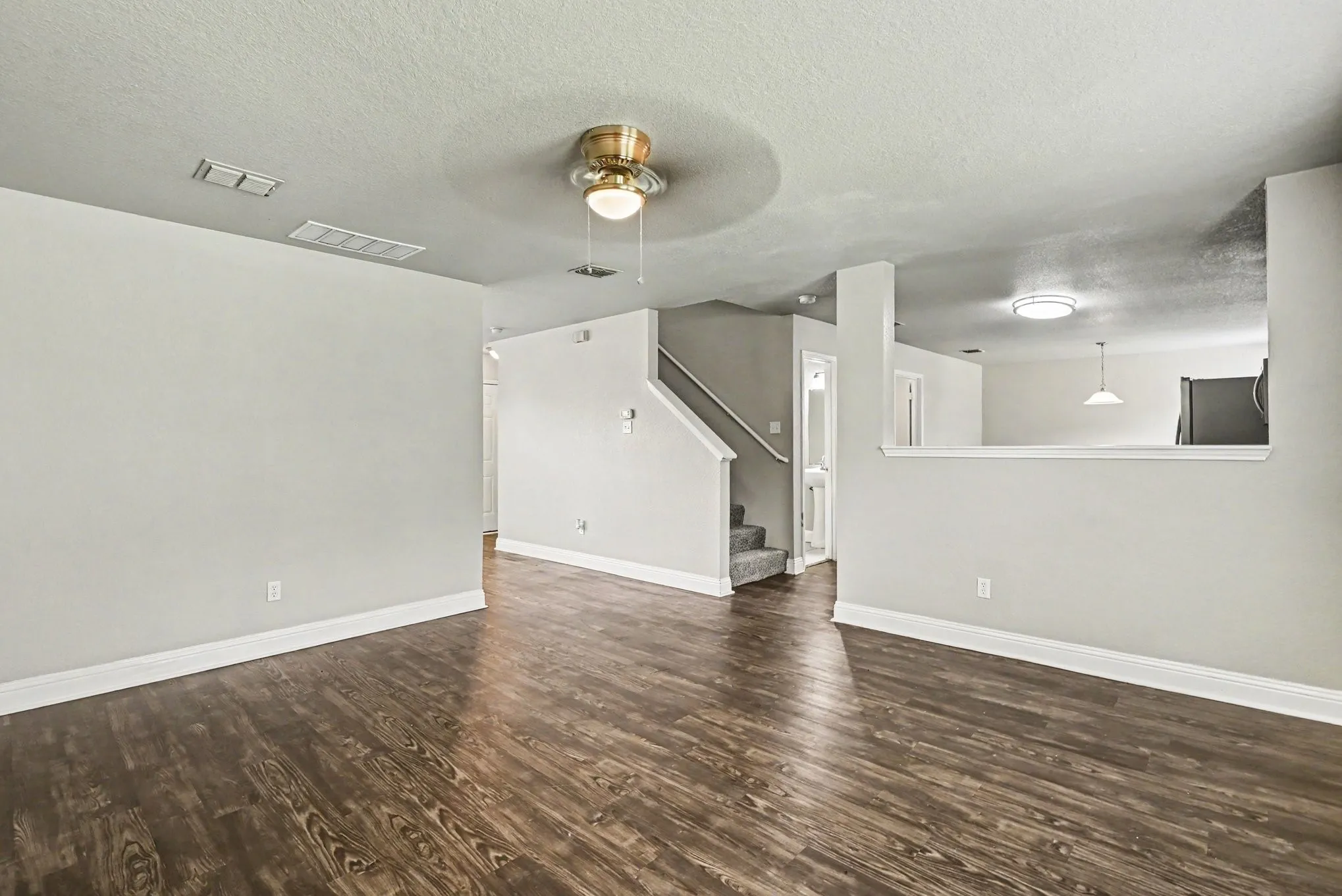 Single Family Residence For Sale in Tarrant County , 4956 Water Ridge Lane, Fort Worth, Texas 76179, 3 Bedroom, 3 Bathroom, 2 Garage spaces, 2,196 Sqft, built in 2006, mls#21270557, Real Estate Agent in Fort Worth, Homes For Sale in Tarrant county, Homes For Sale in Fort Worth, Realtor in Fort Worth Texas, Real Estate Brokerage Independent Realty Texas, Luminita Cordes Realtor