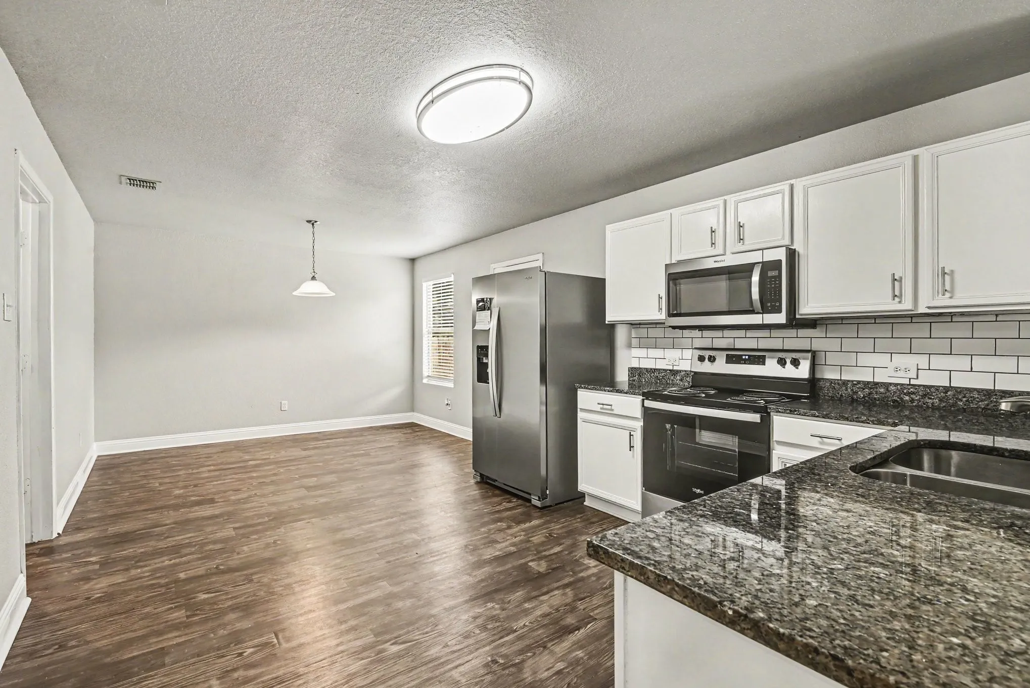 Single Family Residence For Sale in Tarrant County , 4956 Water Ridge Lane, Fort Worth, Texas 76179, 3 Bedroom, 3 Bathroom, 2 Garage spaces, 2,196 Sqft, built in 2006, mls#21270557, Real Estate Agent in Fort Worth, Homes For Sale in Tarrant county, Homes For Sale in Fort Worth, Realtor in Fort Worth Texas, Real Estate Brokerage Independent Realty Texas, Luminita Cordes Realtor