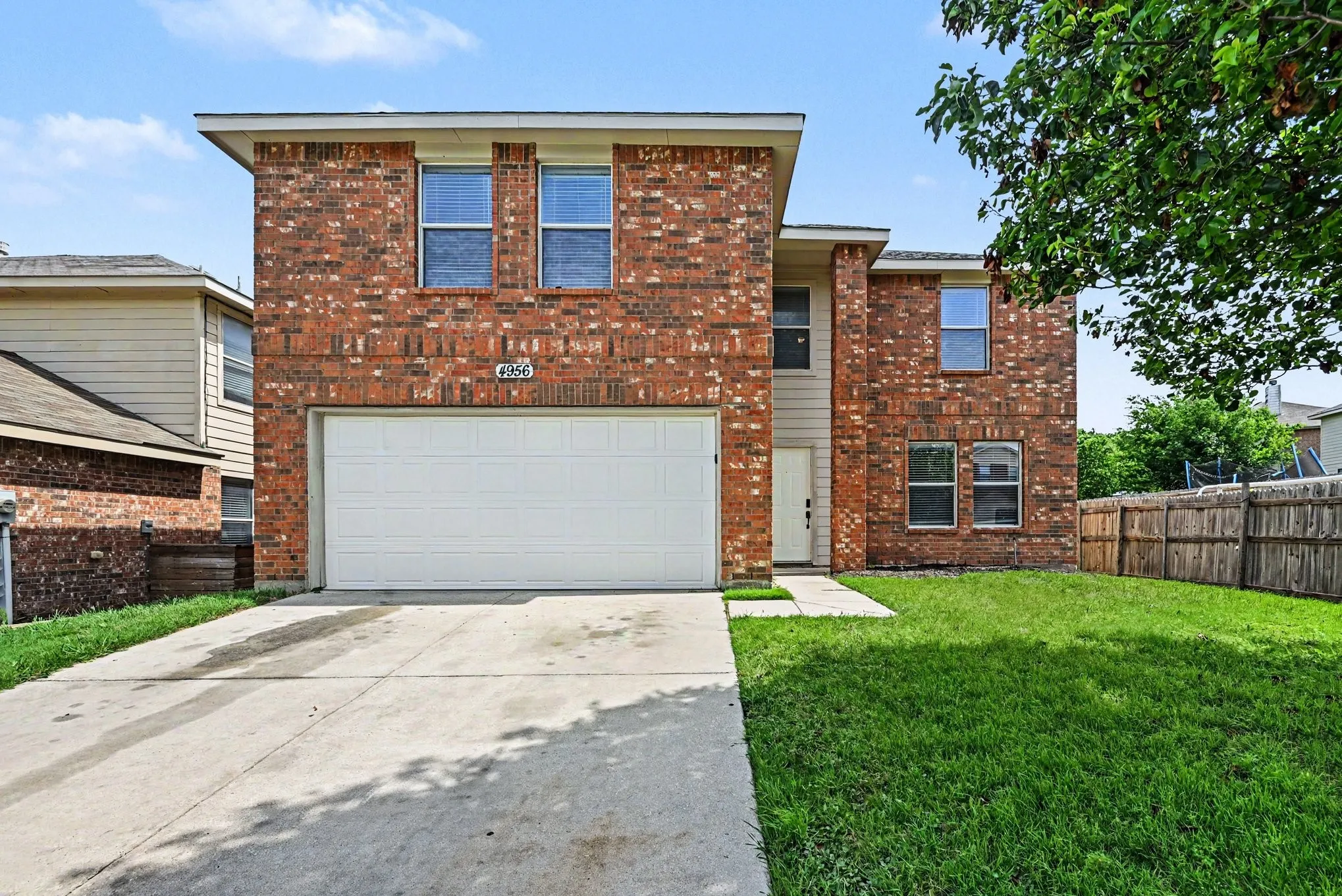 Single Family Residence For Sale in Tarrant County , 4956 Water Ridge Lane, Fort Worth, Texas 76179, 3 Bedroom, 3 Bathroom, 2 Garage spaces, 2,196 Sqft, built in 2006, mls#21270557, Real Estate Agent in Fort Worth, Homes For Sale in Tarrant county, Homes For Sale in Fort Worth, Realtor in Fort Worth Texas, Real Estate Brokerage Independent Realty Texas, Luminita Cordes Realtor