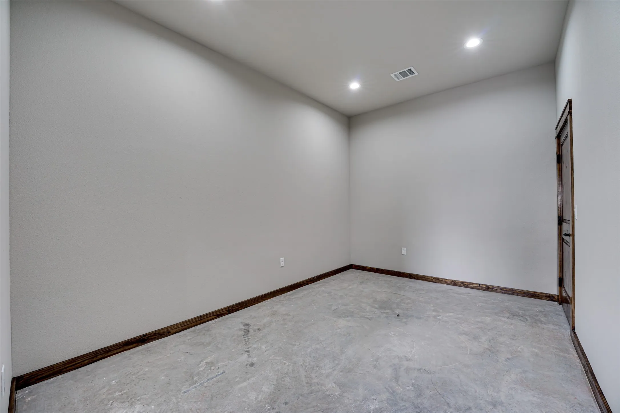 Warehouse For Rent in Hunt County , 2667-E S US Highway 69, Greenville, Texas 75402, 0, 0, Garage spaces, 0 Sqft, built in 2023, mls#21274446, Real Estate Agent in Greenville, Homes For Rent in Hunt county, Homes For Rent in Greenville, Realtor in Greenville Texas, Real Estate Brokerage Independent Realty Texas, Luminita Cordes Realtor
