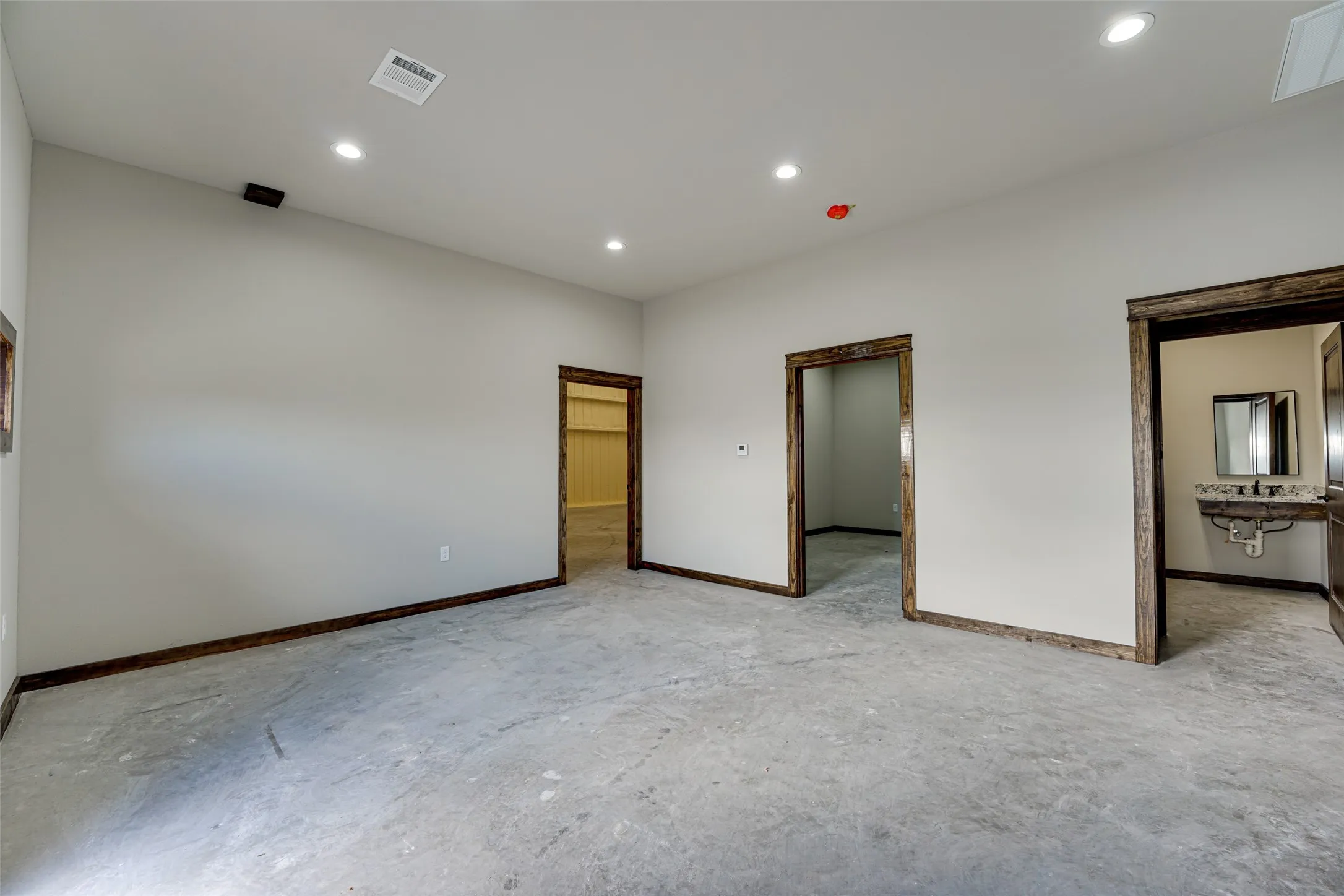Warehouse For Rent in Hunt County , 2667-E S US Highway 69, Greenville, Texas 75402, 0, 0, Garage spaces, 0 Sqft, built in 2023, mls#21274446, Real Estate Agent in Greenville, Homes For Rent in Hunt county, Homes For Rent in Greenville, Realtor in Greenville Texas, Real Estate Brokerage Independent Realty Texas, Luminita Cordes Realtor
