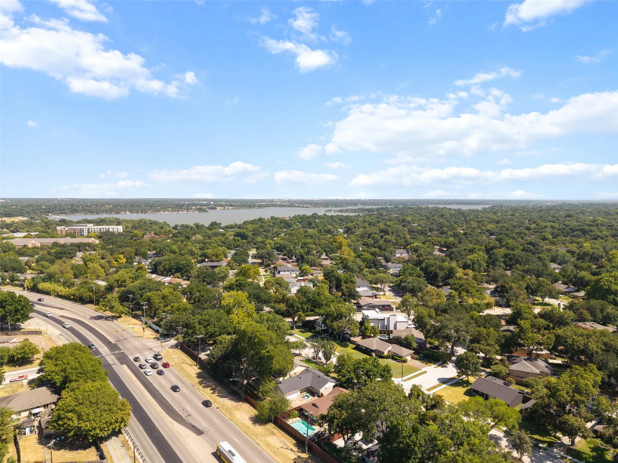 Single Family Residence For Sale in Dallas County , 7103 Wake Forrest Drive, Dallas, Texas 75214, 3 Bedroom, 2 Bathroom, 2 Garage spaces, 1,349 Sqft, built in 1959, mls#21273861, Real Estate Agent in Dallas, Homes For Sale in Dallas county, Homes For Sale in Dallas, Realtor in Dallas Texas, Real Estate Brokerage Independent Realty Texas, Luminita Cordes Realtor