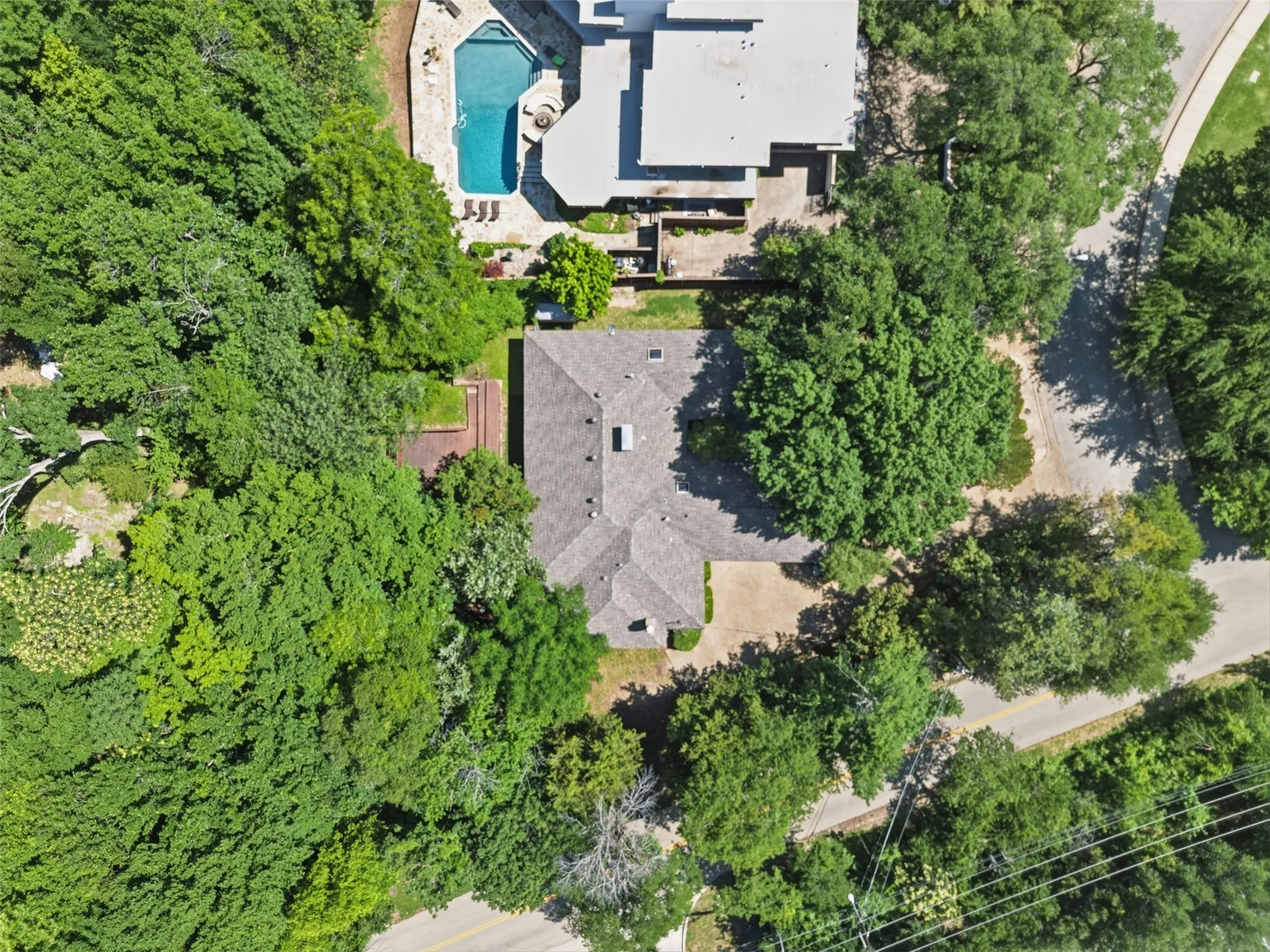 Single Family Residence For Sale in Dallas County , 7211 Valley View Place, Dallas, Texas 75240, 4 Bedroom, 4 Bathroom, 3 Garage spaces, 3,232 Sqft, built in 1978, mls#21269532, Real Estate Agent in Dallas, Homes For Sale in Dallas county, Homes For Sale in Dallas, Realtor in Dallas Texas, Real Estate Brokerage Independent Realty Texas, Luminita Cordes Realtor