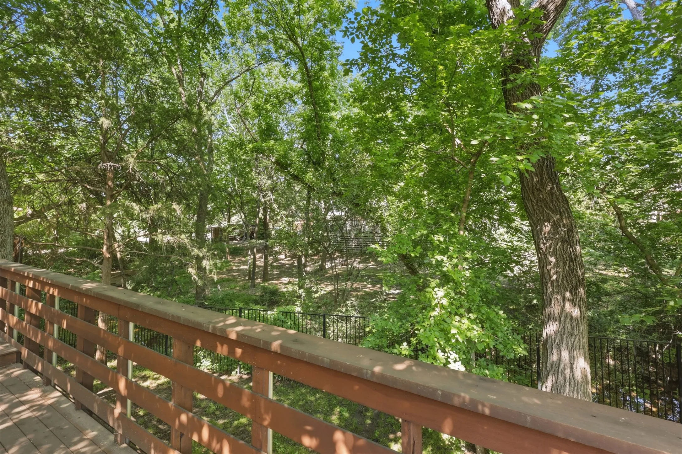 Single Family Residence For Sale in Dallas County , 7211 Valley View Place, Dallas, Texas 75240, 4 Bedroom, 4 Bathroom, 3 Garage spaces, 3,232 Sqft, built in 1978, mls#21269532, Real Estate Agent in Dallas, Homes For Sale in Dallas county, Homes For Sale in Dallas, Realtor in Dallas Texas, Real Estate Brokerage Independent Realty Texas, Luminita Cordes Realtor