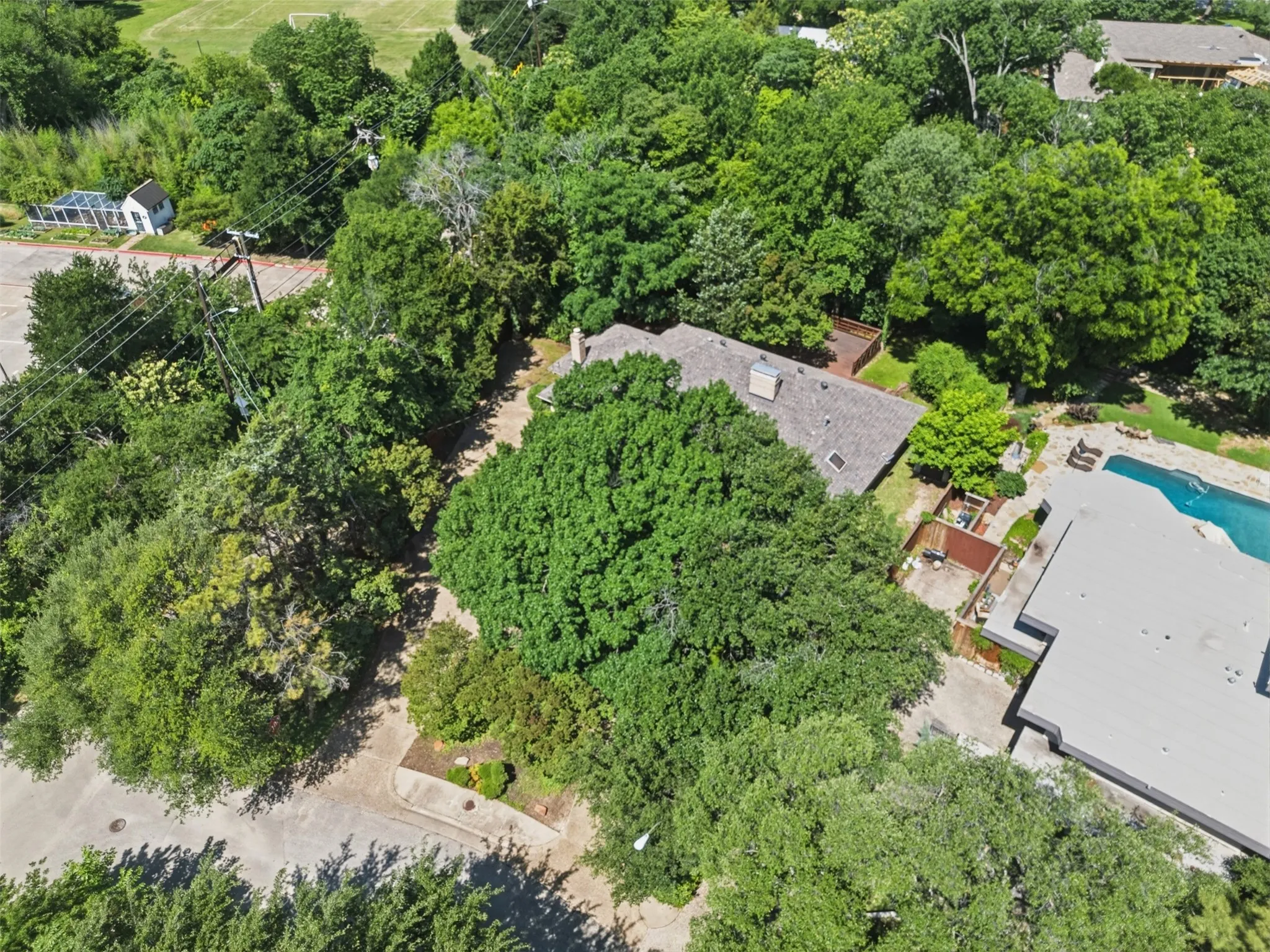 Single Family Residence For Sale in Dallas County , 7211 Valley View Place, Dallas, Texas 75240, 4 Bedroom, 4 Bathroom, 3 Garage spaces, 3,232 Sqft, built in 1978, mls#21269532, Real Estate Agent in Dallas, Homes For Sale in Dallas county, Homes For Sale in Dallas, Realtor in Dallas Texas, Real Estate Brokerage Independent Realty Texas, Luminita Cordes Realtor