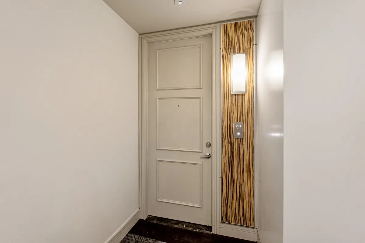 Condominium For Sale in Dallas County , 2323 N Houston Street 204, Dallas, Texas 75219, 2 Bedroom, 2 Bathroom, 2 Garage spaces, 1,260 Sqft, built in 2005, mls#21264491, Real Estate Agent in Dallas, Homes For Sale in Dallas county, Homes For Sale in Dallas, Realtor in Dallas Texas, Real Estate Brokerage Independent Realty Texas, Luminita Cordes Realtor