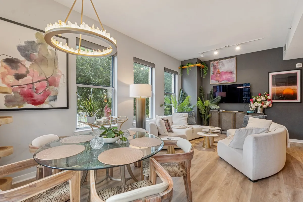 Condominium For Sale in Dallas County , 2323 N Houston Street 204, Dallas, Texas 75219, 2 Bedroom, 2 Bathroom, 2 Garage spaces, 1,260 Sqft, built in 2005, mls#21264491, Real Estate Agent in Dallas, Homes For Sale in Dallas county, Homes For Sale in Dallas, Realtor in Dallas Texas, Real Estate Brokerage Independent Realty Texas, Luminita Cordes Realtor