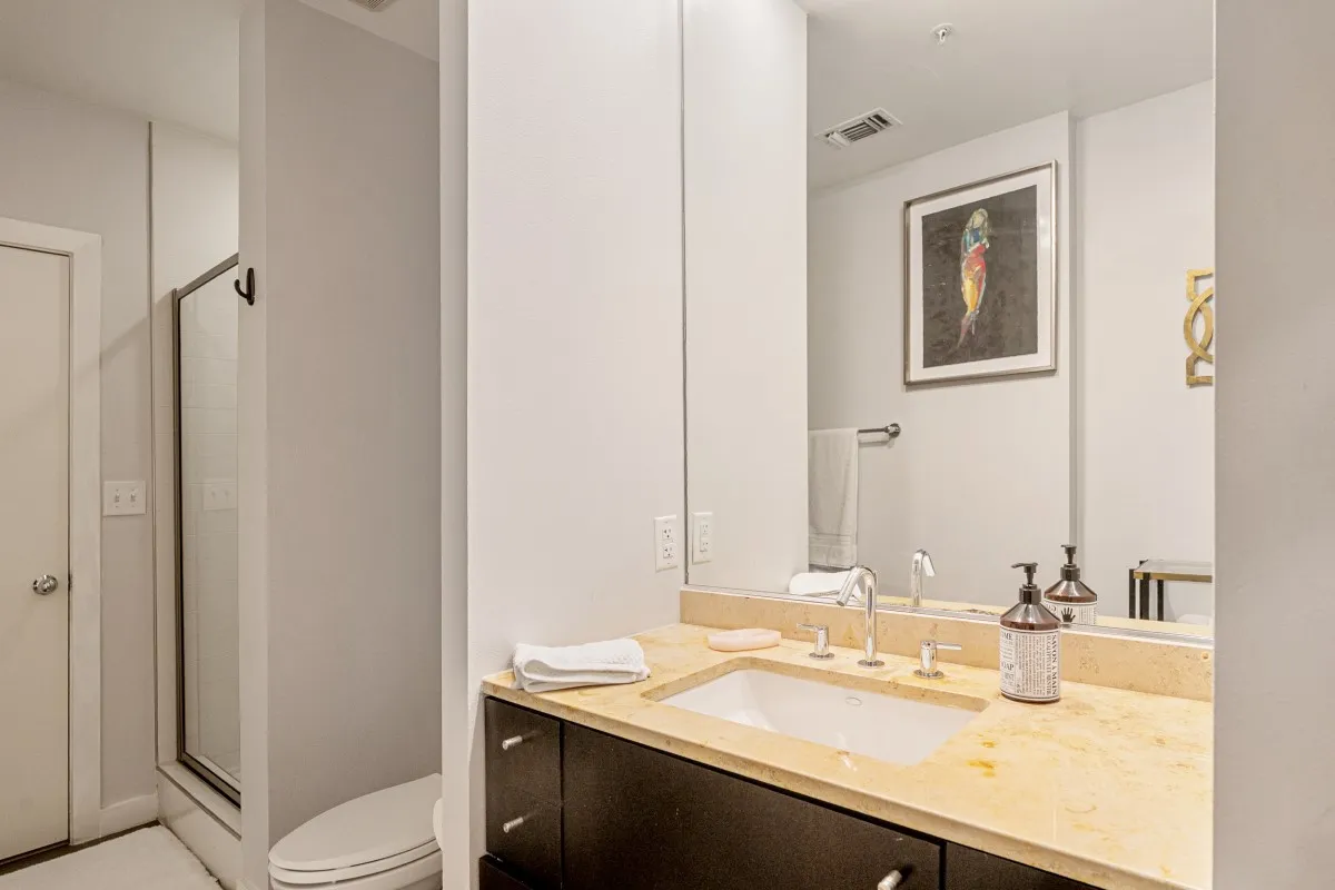 Condominium For Sale in Dallas County , 2323 N Houston Street 204, Dallas, Texas 75219, 2 Bedroom, 2 Bathroom, 2 Garage spaces, 1,260 Sqft, built in 2005, mls#21264491, Real Estate Agent in Dallas, Homes For Sale in Dallas county, Homes For Sale in Dallas, Realtor in Dallas Texas, Real Estate Brokerage Independent Realty Texas, Luminita Cordes Realtor