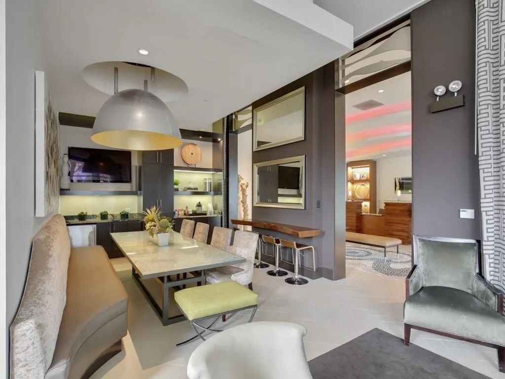 Condominium For Sale in Dallas County , 2323 N Houston Street 204, Dallas, Texas 75219, 2 Bedroom, 2 Bathroom, 2 Garage spaces, 1,260 Sqft, built in 2005, mls#21264491, Real Estate Agent in Dallas, Homes For Sale in Dallas county, Homes For Sale in Dallas, Realtor in Dallas Texas, Real Estate Brokerage Independent Realty Texas, Luminita Cordes Realtor
