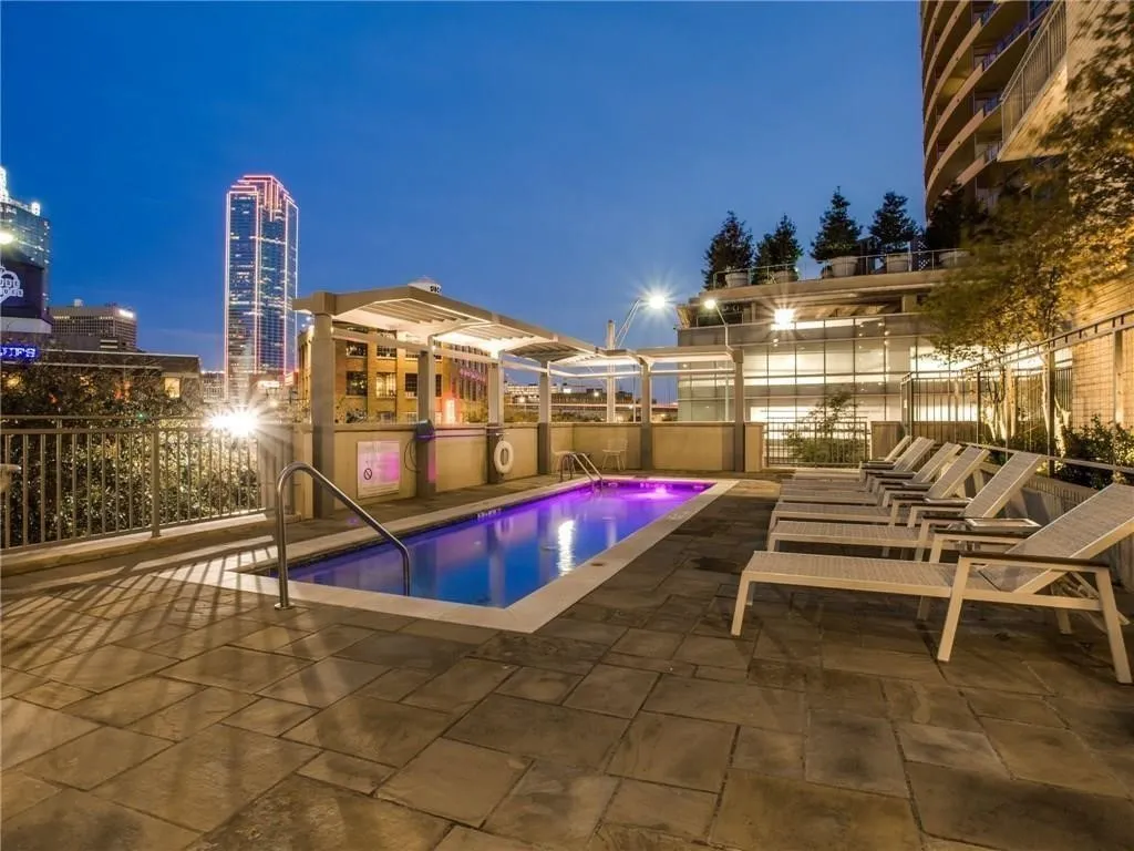 Condominium For Sale in Dallas County , 2323 N Houston Street 204, Dallas, Texas 75219, 2 Bedroom, 2 Bathroom, 2 Garage spaces, 1,260 Sqft, built in 2005, mls#21264491, Real Estate Agent in Dallas, Homes For Sale in Dallas county, Homes For Sale in Dallas, Realtor in Dallas Texas, Real Estate Brokerage Independent Realty Texas, Luminita Cordes Realtor