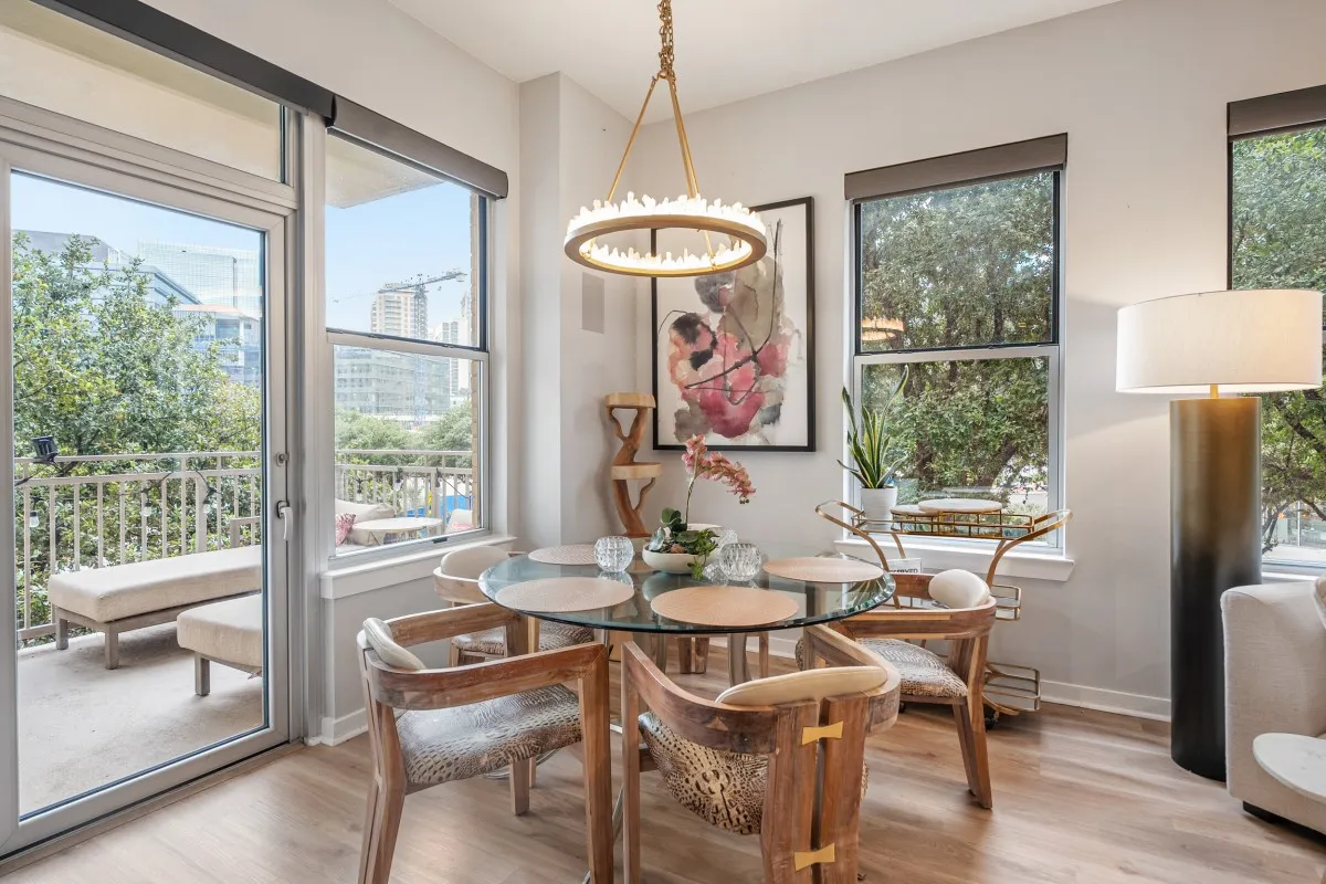 Condominium For Sale in Dallas County , 2323 N Houston Street 204, Dallas, Texas 75219, 2 Bedroom, 2 Bathroom, 2 Garage spaces, 1,260 Sqft, built in 2005, mls#21264491, Real Estate Agent in Dallas, Homes For Sale in Dallas county, Homes For Sale in Dallas, Realtor in Dallas Texas, Real Estate Brokerage Independent Realty Texas, Luminita Cordes Realtor