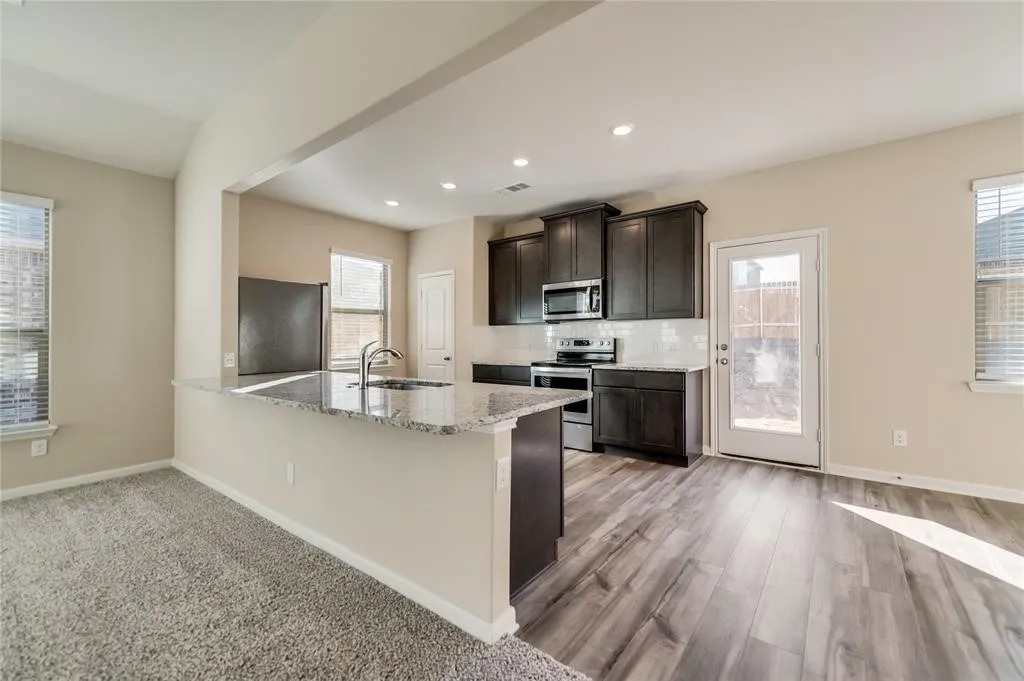Single Family Residence For Rent in Collin County , 204 Lake Ridge Drive, Princeton, Texas 75407, 4 Bedroom, 2 Bathroom, 2 Garage spaces, 1,803 Sqft, built in 2021, mls#21274572, Real Estate Agent in Princeton, Homes For Rent in Collin county, Homes For Rent in Princeton, Realtor in Princeton Texas, Real Estate Brokerage Independent Realty Texas, Luminita Cordes Realtor
