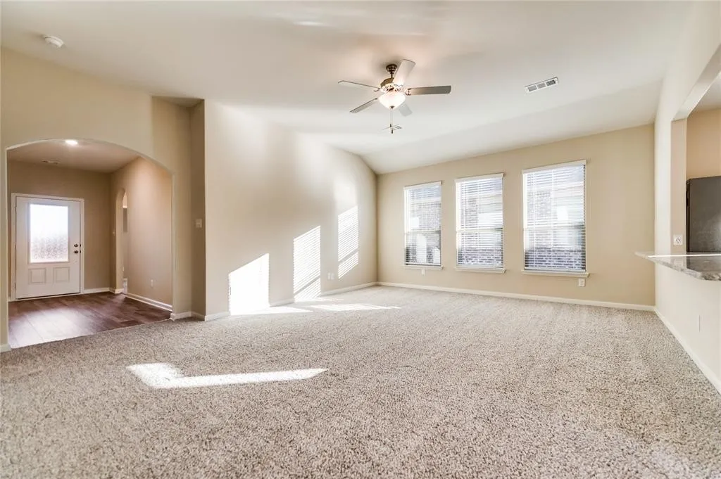 Single Family Residence For Rent in Collin County , 204 Lake Ridge Drive, Princeton, Texas 75407, 4 Bedroom, 2 Bathroom, 2 Garage spaces, 1,803 Sqft, built in 2021, mls#21274572, Real Estate Agent in Princeton, Homes For Rent in Collin county, Homes For Rent in Princeton, Realtor in Princeton Texas, Real Estate Brokerage Independent Realty Texas, Luminita Cordes Realtor