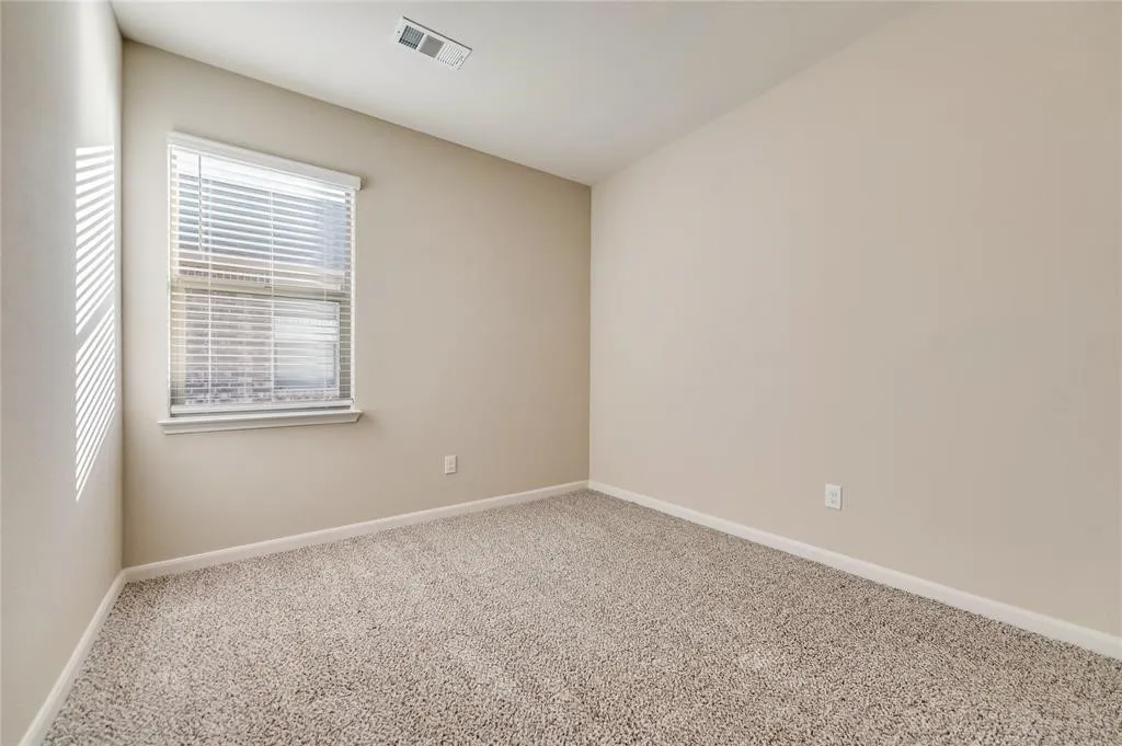 Single Family Residence For Rent in Collin County , 204 Lake Ridge Drive, Princeton, Texas 75407, 4 Bedroom, 2 Bathroom, 2 Garage spaces, 1,803 Sqft, built in 2021, mls#21274572, Real Estate Agent in Princeton, Homes For Rent in Collin county, Homes For Rent in Princeton, Realtor in Princeton Texas, Real Estate Brokerage Independent Realty Texas, Luminita Cordes Realtor