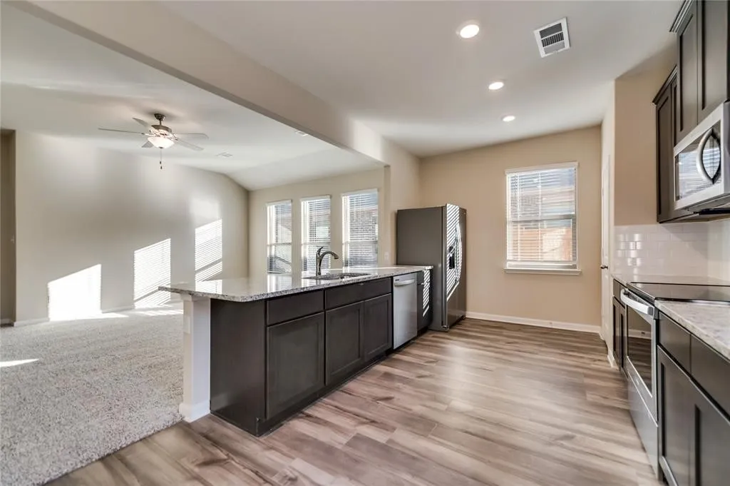 Single Family Residence For Rent in Collin County , 204 Lake Ridge Drive, Princeton, Texas 75407, 4 Bedroom, 2 Bathroom, 2 Garage spaces, 1,803 Sqft, built in 2021, mls#21274572, Real Estate Agent in Princeton, Homes For Rent in Collin county, Homes For Rent in Princeton, Realtor in Princeton Texas, Real Estate Brokerage Independent Realty Texas, Luminita Cordes Realtor