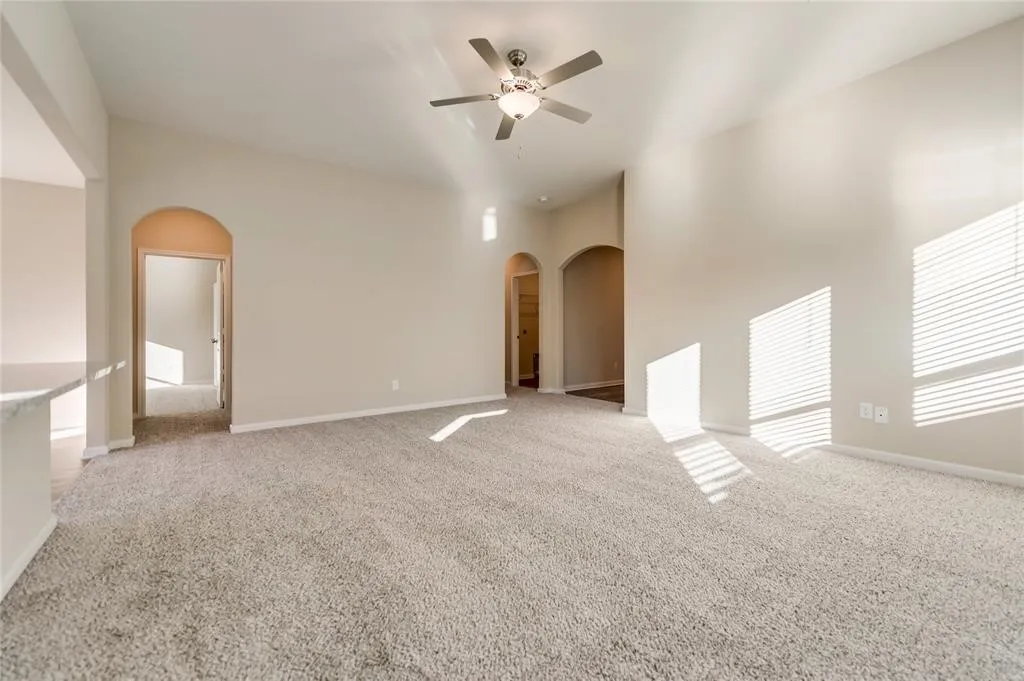 Single Family Residence For Rent in Collin County , 204 Lake Ridge Drive, Princeton, Texas 75407, 4 Bedroom, 2 Bathroom, 2 Garage spaces, 1,803 Sqft, built in 2021, mls#21274572, Real Estate Agent in Princeton, Homes For Rent in Collin county, Homes For Rent in Princeton, Realtor in Princeton Texas, Real Estate Brokerage Independent Realty Texas, Luminita Cordes Realtor
