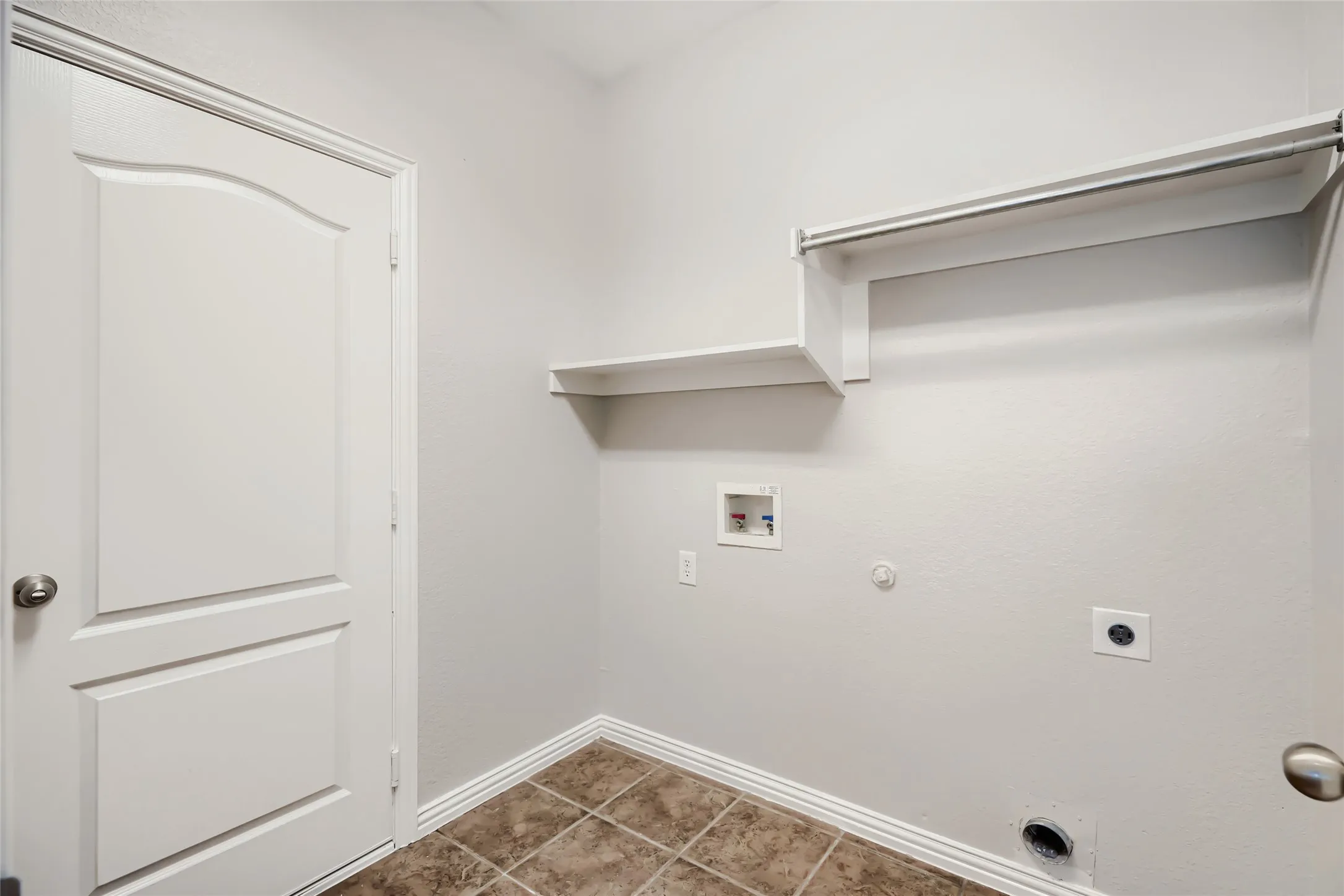 Single Family Residence For Sale in Collin County , 10924 Coralberry Drive, Frisco, Texas 75033, 4 Bedroom, 4 Bathroom, 2 Garage spaces, 3,613 Sqft, built in 2005, mls#21147295, Real Estate Agent in Frisco, Homes For Sale in Collin county, Homes For Sale in Frisco, Realtor in Frisco Texas, Real Estate Brokerage Independent Realty Texas, Luminita Cordes Realtor