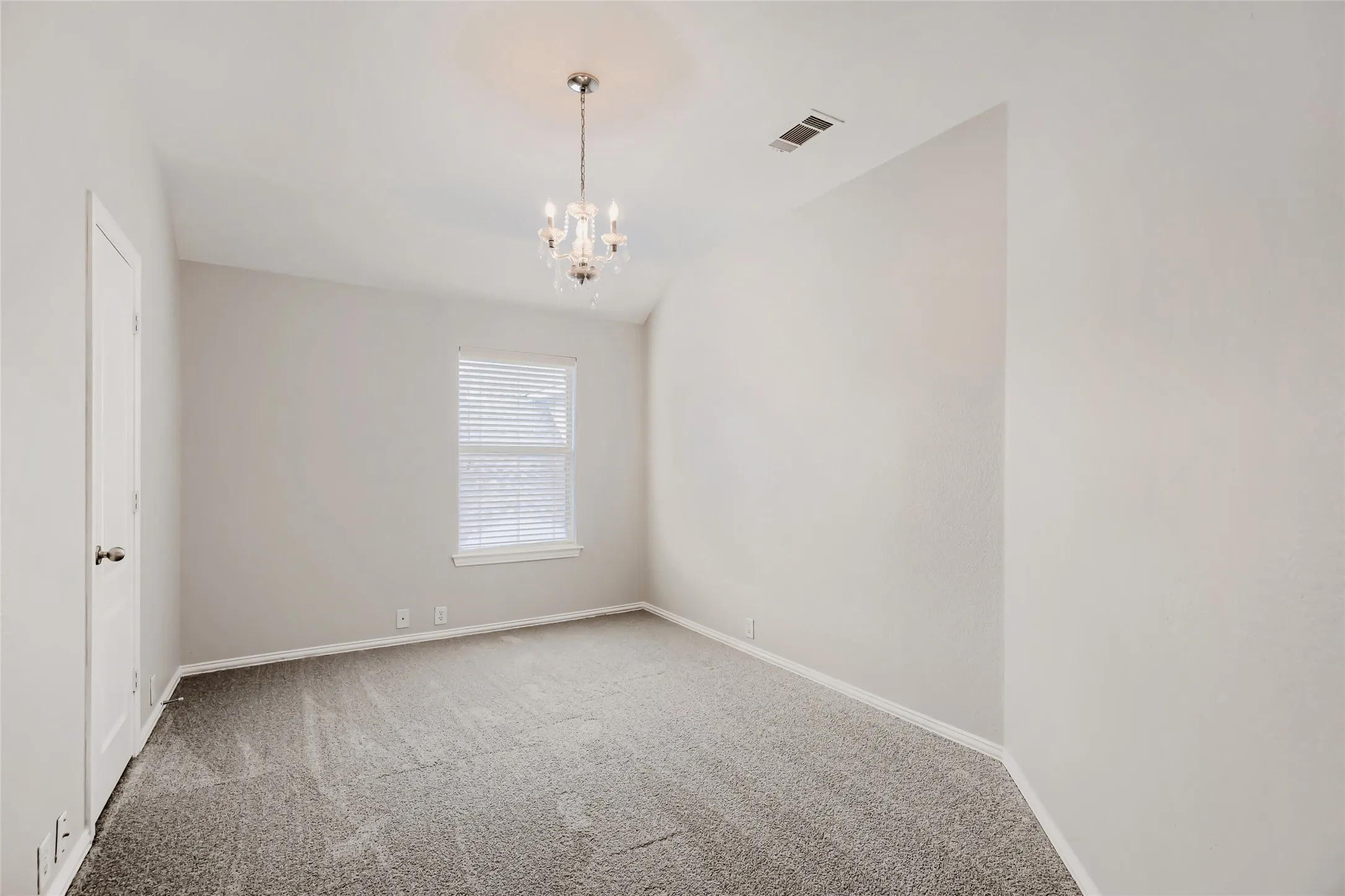Single Family Residence For Sale in Collin County , 10924 Coralberry Drive, Frisco, Texas 75033, 4 Bedroom, 4 Bathroom, 2 Garage spaces, 3,613 Sqft, built in 2005, mls#21147295, Real Estate Agent in Frisco, Homes For Sale in Collin county, Homes For Sale in Frisco, Realtor in Frisco Texas, Real Estate Brokerage Independent Realty Texas, Luminita Cordes Realtor