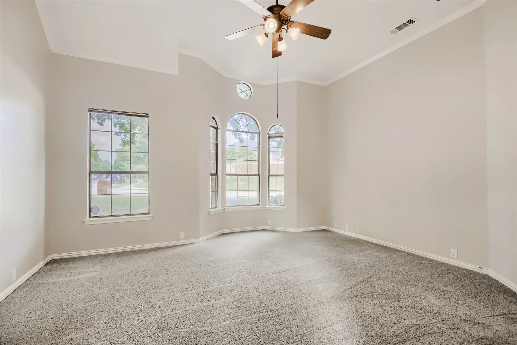 Single Family Residence For Sale in Collin County , 10924 Coralberry Drive, Frisco, Texas 75033, 4 Bedroom, 4 Bathroom, 2 Garage spaces, 3,613 Sqft, built in 2005, mls#21147295, Real Estate Agent in Frisco, Homes For Sale in Collin county, Homes For Sale in Frisco, Realtor in Frisco Texas, Real Estate Brokerage Independent Realty Texas, Luminita Cordes Realtor