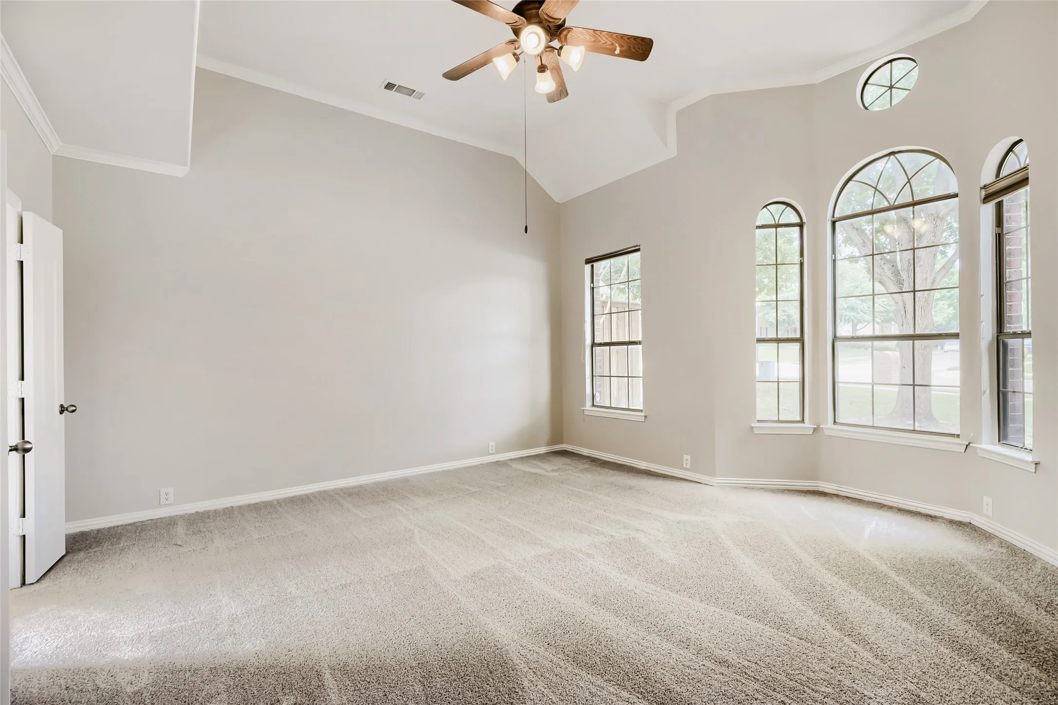 Single Family Residence For Sale in Collin County , 10924 Coralberry Drive, Frisco, Texas 75033, 4 Bedroom, 4 Bathroom, 2 Garage spaces, 3,613 Sqft, built in 2005, mls#21147295, Real Estate Agent in Frisco, Homes For Sale in Collin county, Homes For Sale in Frisco, Realtor in Frisco Texas, Real Estate Brokerage Independent Realty Texas, Luminita Cordes Realtor