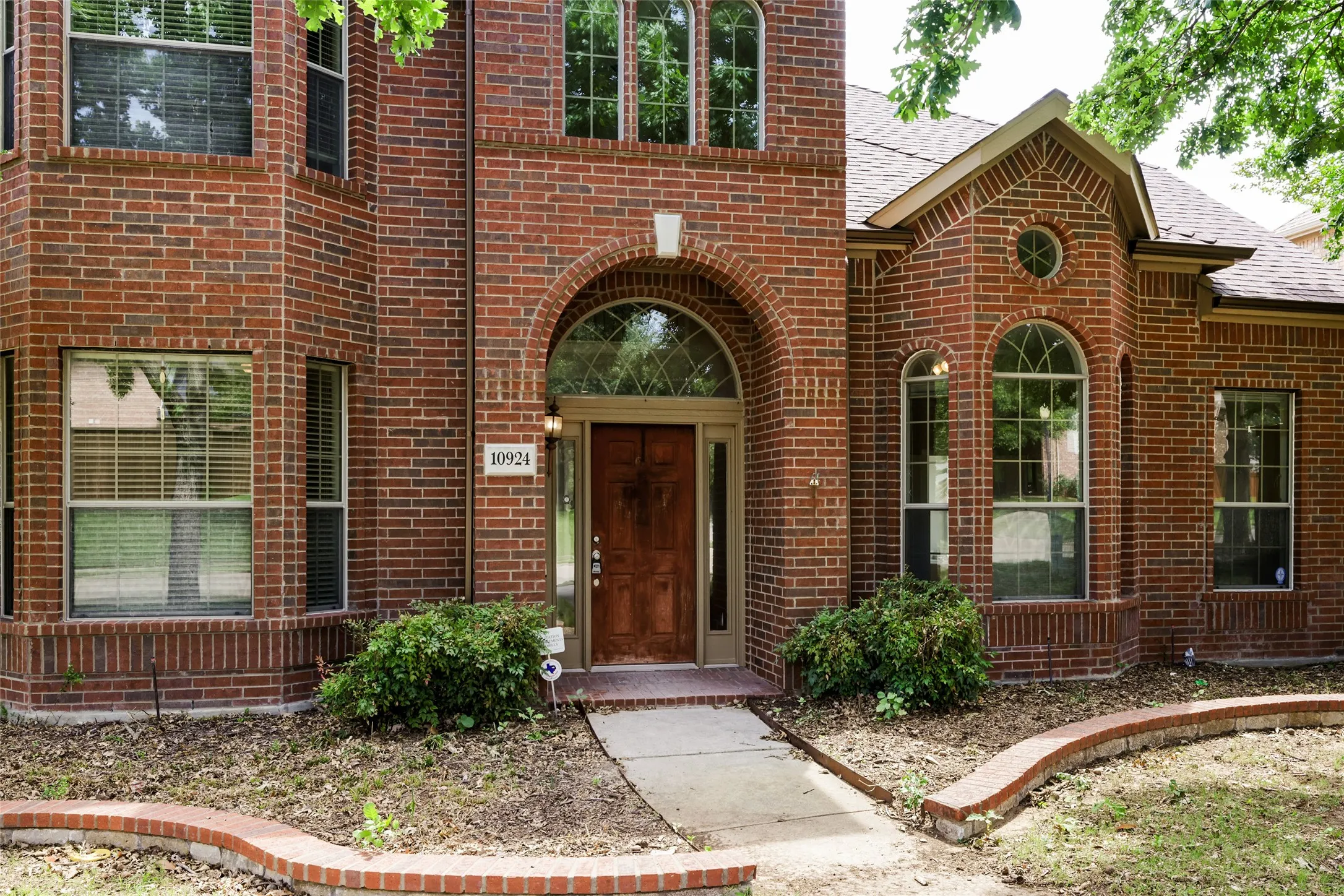 Single Family Residence For Sale in Collin County , 10924 Coralberry Drive, Frisco, Texas 75033, 4 Bedroom, 4 Bathroom, 2 Garage spaces, 3,613 Sqft, built in 2005, mls#21147295, Real Estate Agent in Frisco, Homes For Sale in Collin county, Homes For Sale in Frisco, Realtor in Frisco Texas, Real Estate Brokerage Independent Realty Texas, Luminita Cordes Realtor