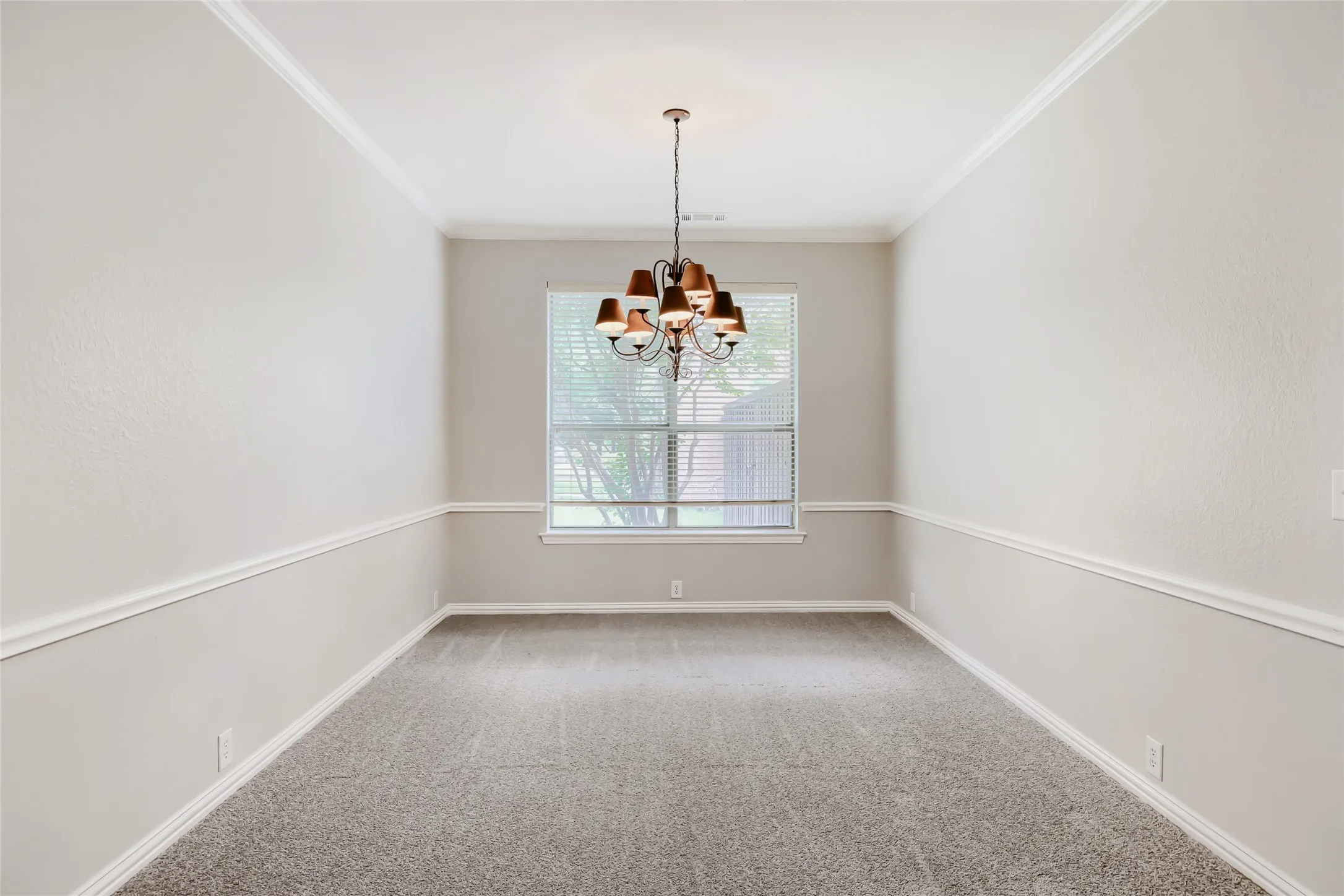 Single Family Residence For Sale in Collin County , 10924 Coralberry Drive, Frisco, Texas 75033, 4 Bedroom, 4 Bathroom, 2 Garage spaces, 3,613 Sqft, built in 2005, mls#21147295, Real Estate Agent in Frisco, Homes For Sale in Collin county, Homes For Sale in Frisco, Realtor in Frisco Texas, Real Estate Brokerage Independent Realty Texas, Luminita Cordes Realtor