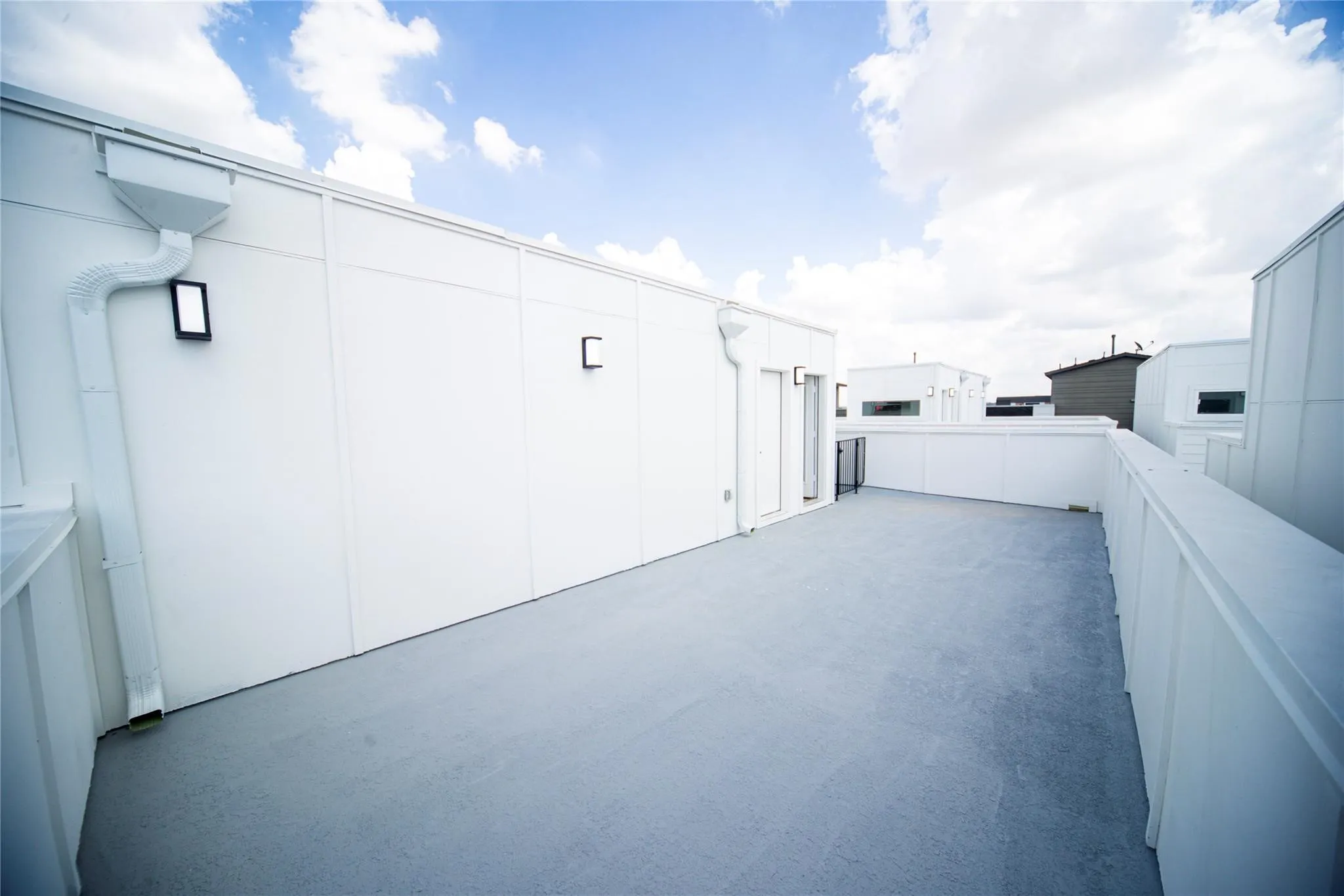 Townhouse For Rent in Tarrant County , 236 Urbane Crest Drive, Fort Worth, Texas 76107, 2 Bedroom, 3 Bathroom, 2 Garage spaces, 1,650 Sqft, built in 2024, mls#21274597, Real Estate Agent in Fort Worth, Homes For Rent in Tarrant county, Homes For Rent in Fort Worth, Realtor in Fort Worth Texas, Real Estate Brokerage Independent Realty Texas, Luminita Cordes Realtor