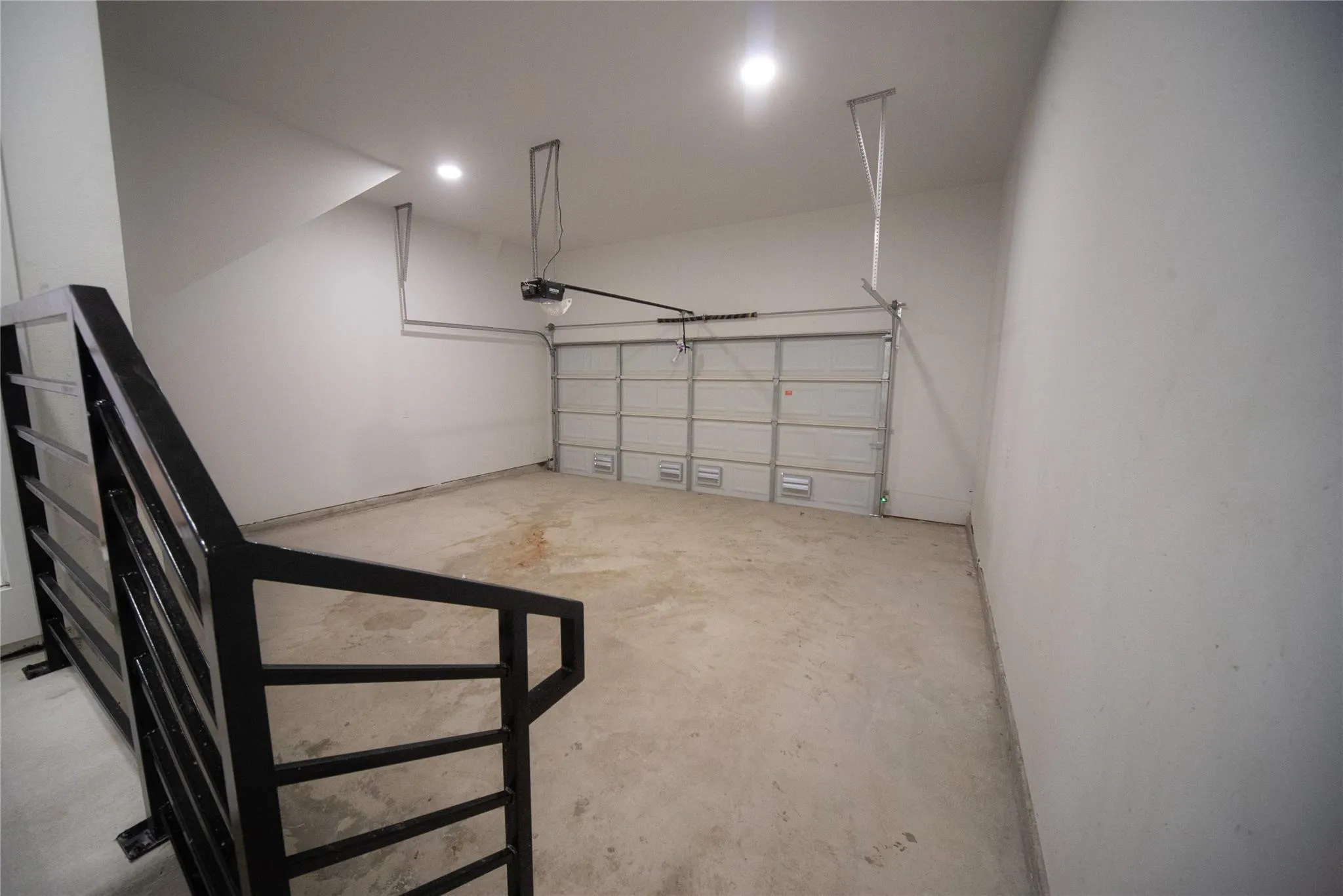 Townhouse For Rent in Tarrant County , 236 Urbane Crest Drive, Fort Worth, Texas 76107, 2 Bedroom, 3 Bathroom, 2 Garage spaces, 1,650 Sqft, built in 2024, mls#21274597, Real Estate Agent in Fort Worth, Homes For Rent in Tarrant county, Homes For Rent in Fort Worth, Realtor in Fort Worth Texas, Real Estate Brokerage Independent Realty Texas, Luminita Cordes Realtor