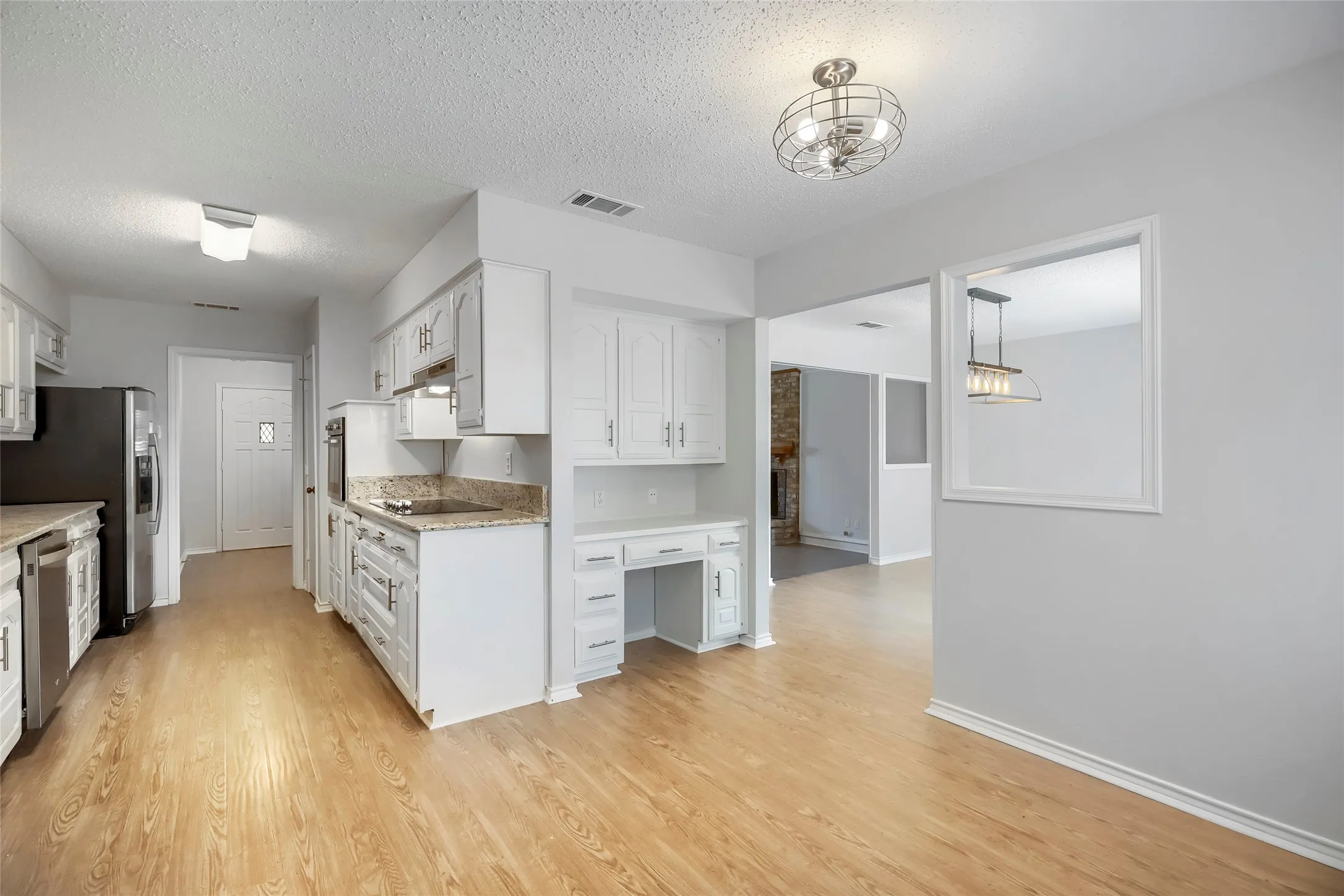 Single Family Residence For Sale in Dallas County , 814 Oakbluff Drive, Lancaster, Texas 75146, 3 Bedroom, 2 Bathroom, 2 Garage spaces, 1,839 Sqft, built in 1976, mls#21186211, Real Estate Agent in Lancaster, Homes For Sale in Dallas county, Homes For Sale in Lancaster, Realtor in Lancaster Texas, Real Estate Brokerage Independent Realty Texas, Luminita Cordes Realtor