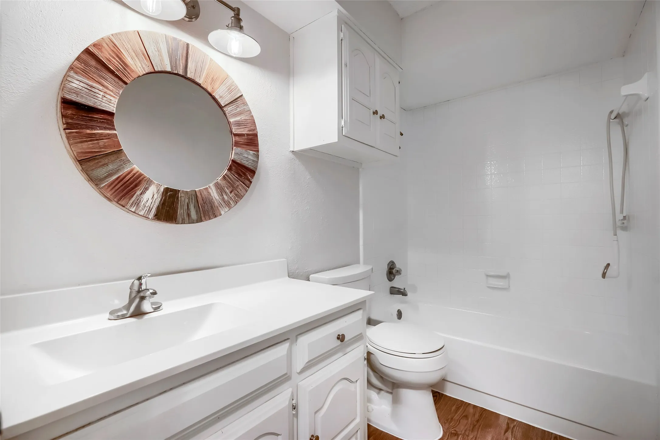Single Family Residence For Sale in Dallas County , 814 Oakbluff Drive, Lancaster, Texas 75146, 3 Bedroom, 2 Bathroom, 2 Garage spaces, 1,839 Sqft, built in 1976, mls#21186211, Real Estate Agent in Lancaster, Homes For Sale in Dallas county, Homes For Sale in Lancaster, Realtor in Lancaster Texas, Real Estate Brokerage Independent Realty Texas, Luminita Cordes Realtor