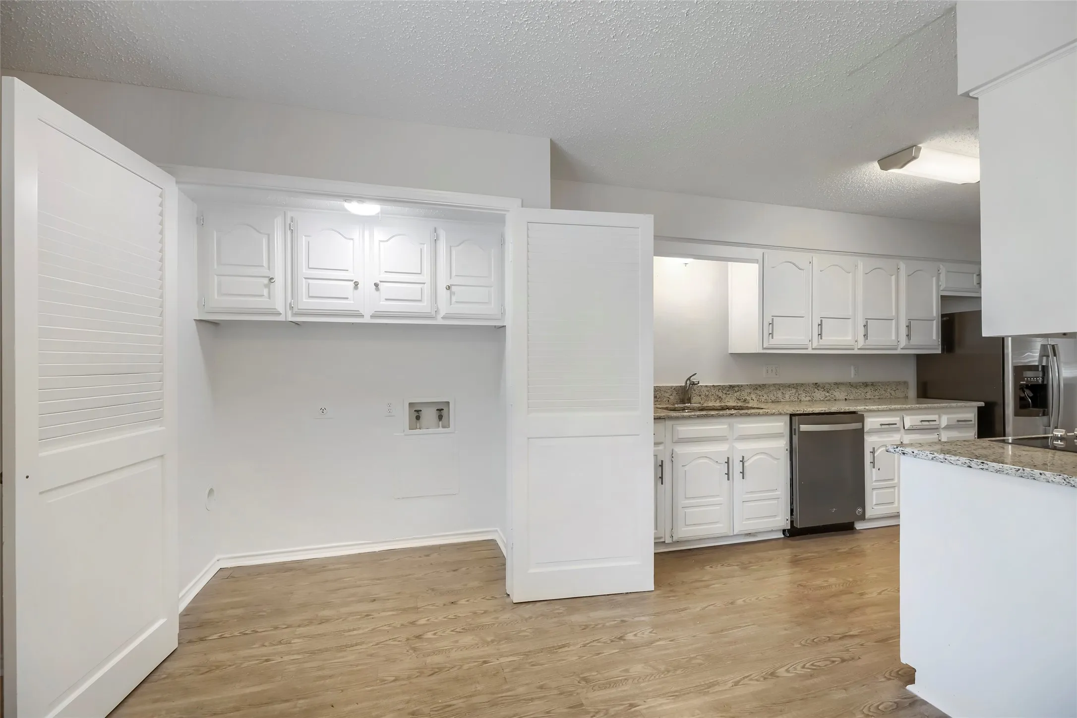Single Family Residence For Sale in Dallas County , 814 Oakbluff Drive, Lancaster, Texas 75146, 3 Bedroom, 2 Bathroom, 2 Garage spaces, 1,839 Sqft, built in 1976, mls#21186211, Real Estate Agent in Lancaster, Homes For Sale in Dallas county, Homes For Sale in Lancaster, Realtor in Lancaster Texas, Real Estate Brokerage Independent Realty Texas, Luminita Cordes Realtor