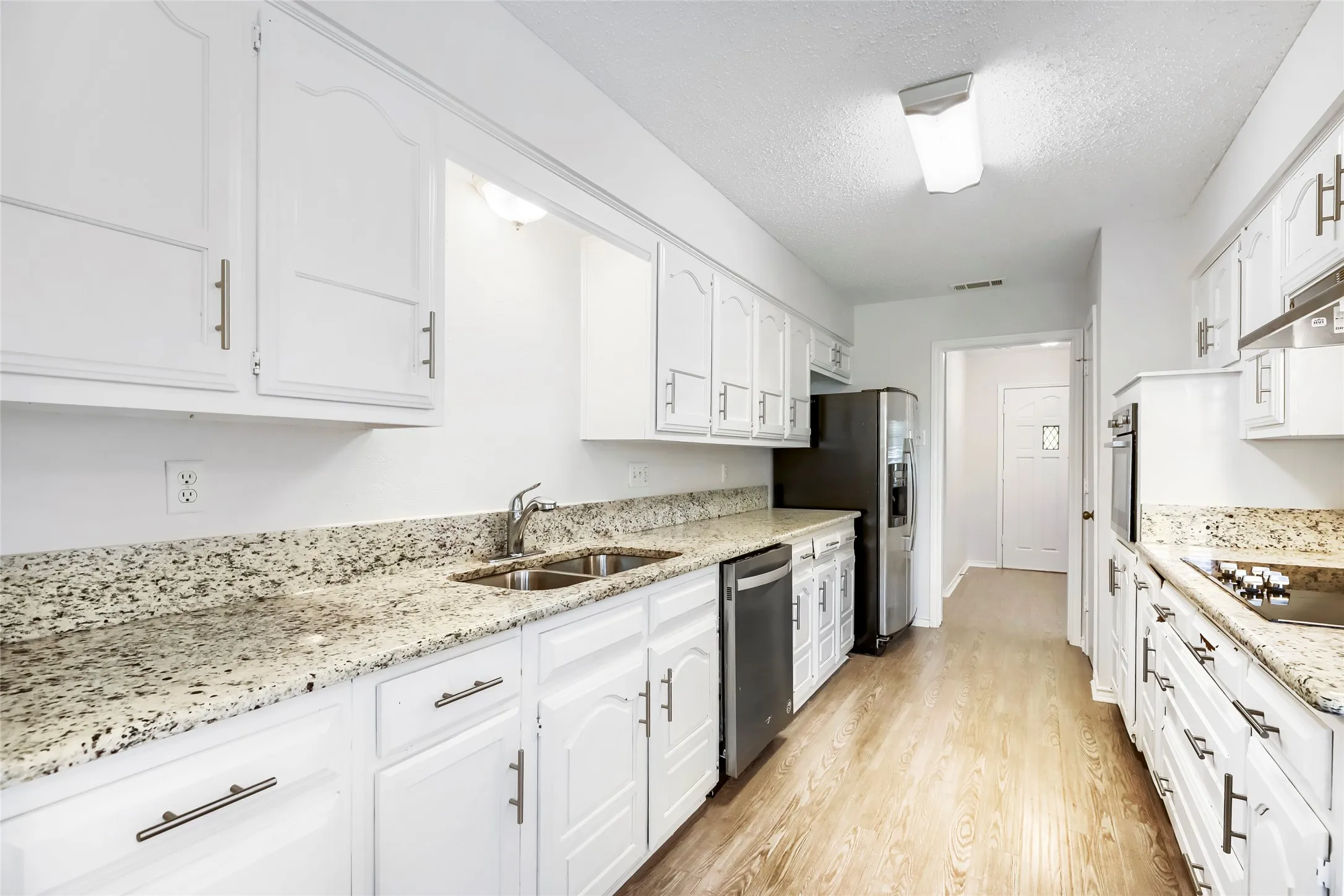 Single Family Residence For Sale in Dallas County , 814 Oakbluff Drive, Lancaster, Texas 75146, 3 Bedroom, 2 Bathroom, 2 Garage spaces, 1,839 Sqft, built in 1976, mls#21186211, Real Estate Agent in Lancaster, Homes For Sale in Dallas county, Homes For Sale in Lancaster, Realtor in Lancaster Texas, Real Estate Brokerage Independent Realty Texas, Luminita Cordes Realtor
