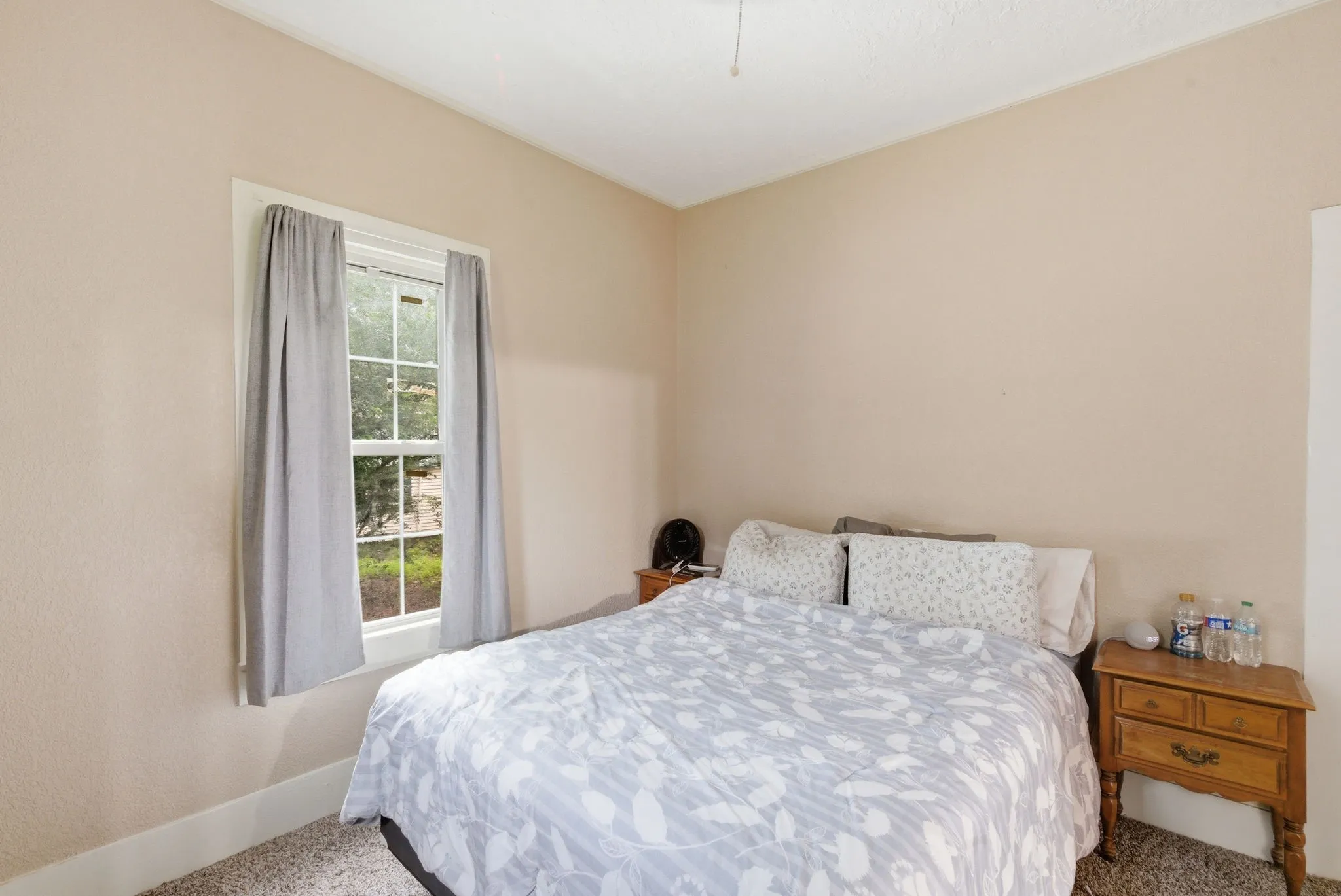 Single Family Residence For Sale in Comanche County , 525 S Austin Street, De Leon, Texas 76444, 2 Bedroom, 1 Bathroom, 1 Garage spaces, 988 Sqft, built in 1910, mls#21274328, Real Estate Agent in De Leon, Homes For Sale in Comanche county, Homes For Sale in De Leon, Realtor in De Leon Texas, Real Estate Brokerage Independent Realty Texas, Luminita Cordes Realtor