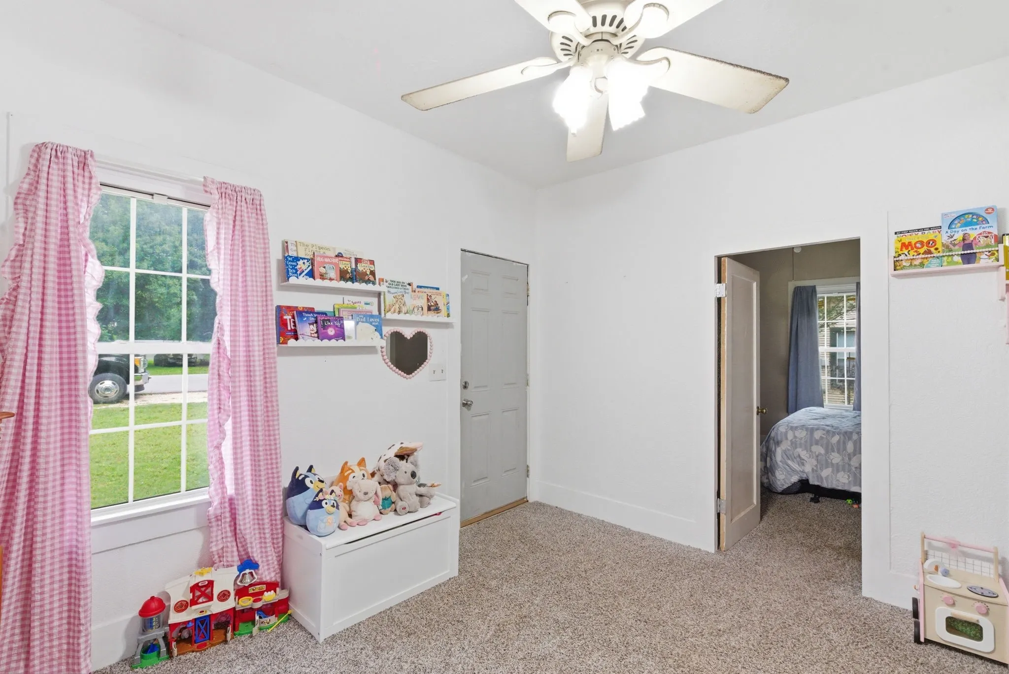 Single Family Residence For Sale in Comanche County , 525 S Austin Street, De Leon, Texas 76444, 2 Bedroom, 1 Bathroom, 1 Garage spaces, 988 Sqft, built in 1910, mls#21274328, Real Estate Agent in De Leon, Homes For Sale in Comanche county, Homes For Sale in De Leon, Realtor in De Leon Texas, Real Estate Brokerage Independent Realty Texas, Luminita Cordes Realtor