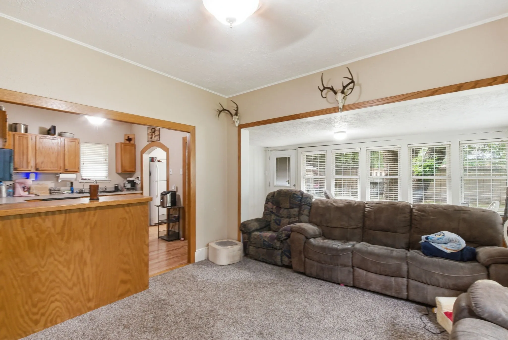 Single Family Residence For Sale in Comanche County , 525 S Austin Street, De Leon, Texas 76444, 2 Bedroom, 1 Bathroom, 1 Garage spaces, 988 Sqft, built in 1910, mls#21274328, Real Estate Agent in De Leon, Homes For Sale in Comanche county, Homes For Sale in De Leon, Realtor in De Leon Texas, Real Estate Brokerage Independent Realty Texas, Luminita Cordes Realtor