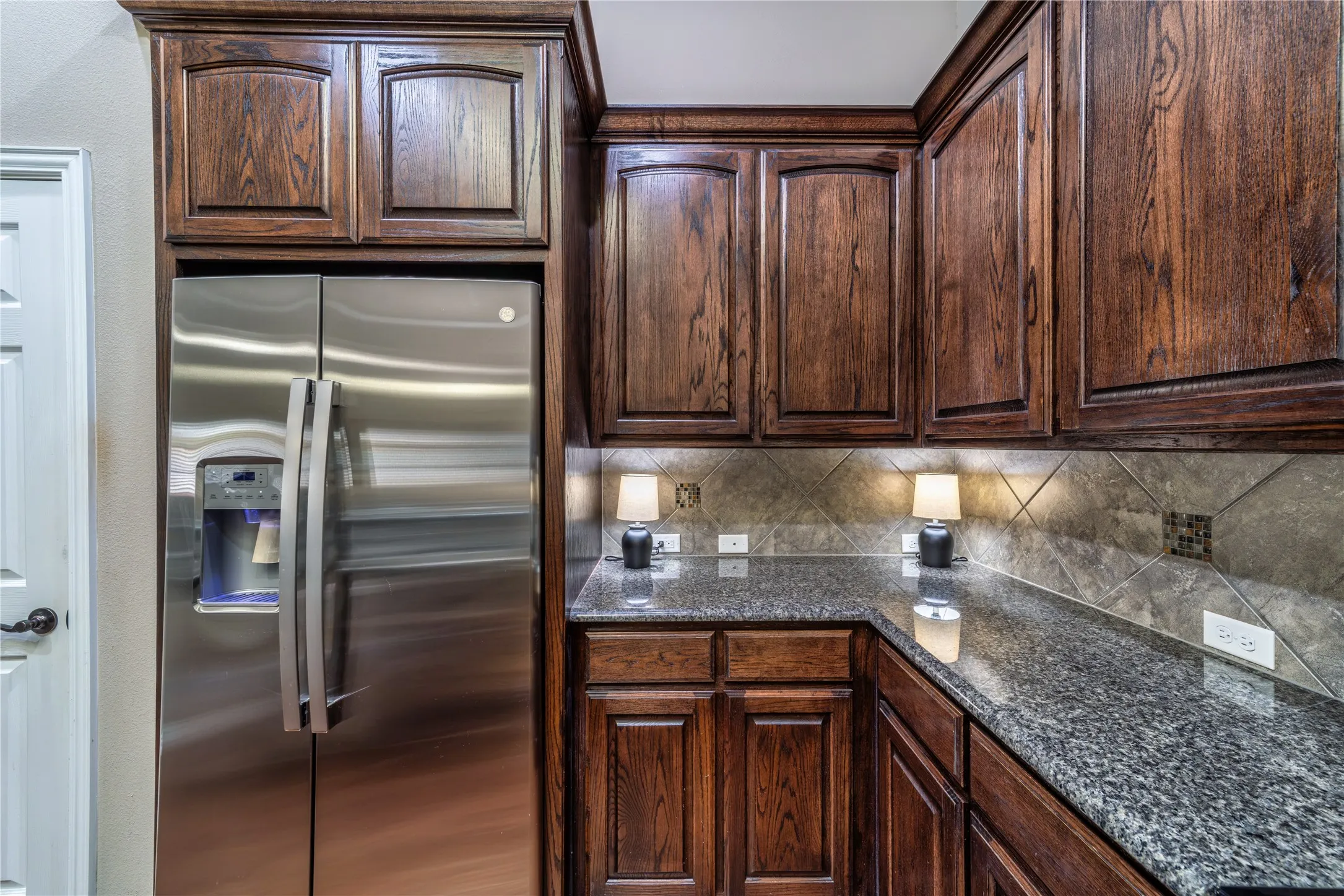Townhouse For Sale in Collin County , 5715 Hummingbird Lane, Fairview, Texas 75069, 2 Bedroom, 2 Bathroom, 2 Garage spaces, 1,265 Sqft, built in 2011, mls#21274283, Real Estate Agent in Fairview, Homes For Sale in Collin county, Homes For Sale in Fairview, Realtor in Fairview Texas, Real Estate Brokerage Independent Realty Texas, Luminita Cordes Realtor