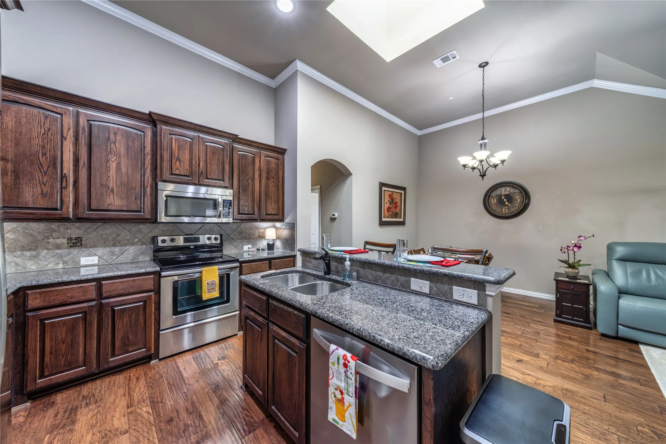 Townhouse For Sale in Collin County , 5715 Hummingbird Lane, Fairview, Texas 75069, 2 Bedroom, 2 Bathroom, 2 Garage spaces, 1,265 Sqft, built in 2011, mls#21274283, Real Estate Agent in Fairview, Homes For Sale in Collin county, Homes For Sale in Fairview, Realtor in Fairview Texas, Real Estate Brokerage Independent Realty Texas, Luminita Cordes Realtor