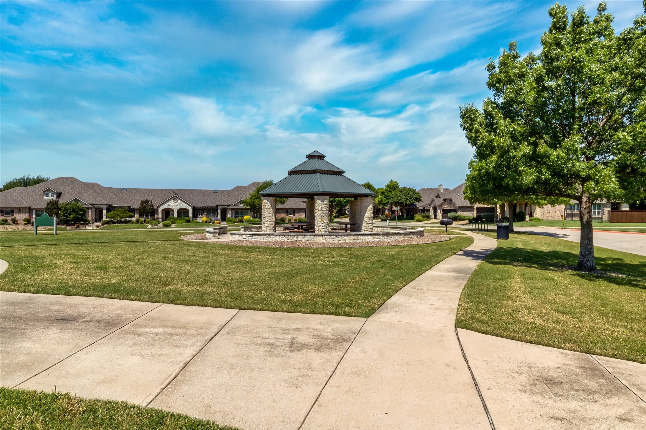 Townhouse For Sale in Collin County , 5715 Hummingbird Lane, Fairview, Texas 75069, 2 Bedroom, 2 Bathroom, 2 Garage spaces, 1,265 Sqft, built in 2011, mls#21274283, Real Estate Agent in Fairview, Homes For Sale in Collin county, Homes For Sale in Fairview, Realtor in Fairview Texas, Real Estate Brokerage Independent Realty Texas, Luminita Cordes Realtor