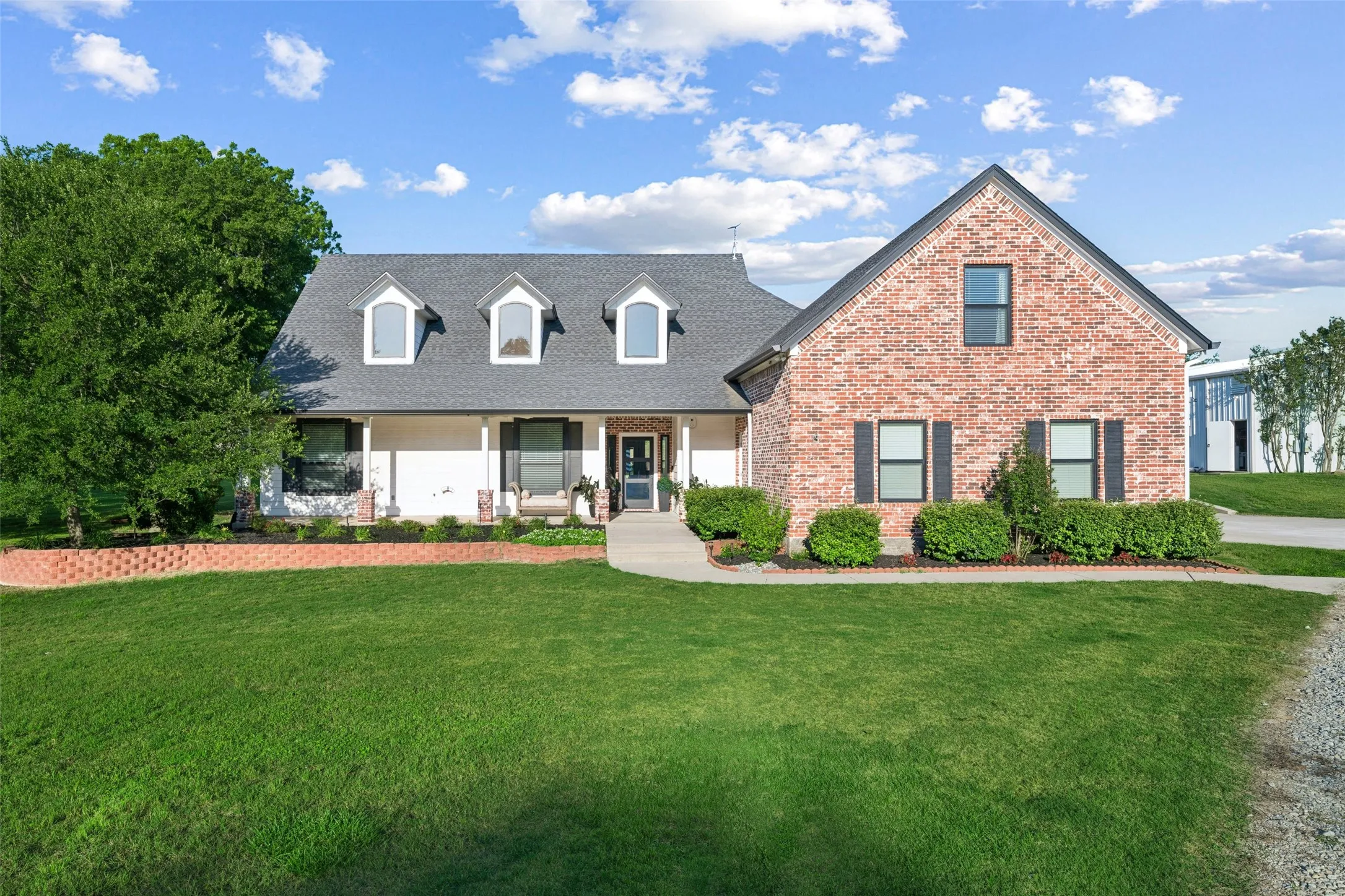 Single Family Residence For Sale in Wise County , 492 County Road 4387, Decatur, Texas 76234, 4 Bedroom, 3 Bathroom, 2 Garage spaces, 3,097 Sqft, built in 2007, mls#21259140, Real Estate Agent in Decatur, Homes For Sale in Wise county, Homes For Sale in Decatur, Realtor in Decatur Texas, Real Estate Brokerage Independent Realty Texas, Luminita Cordes Realtor