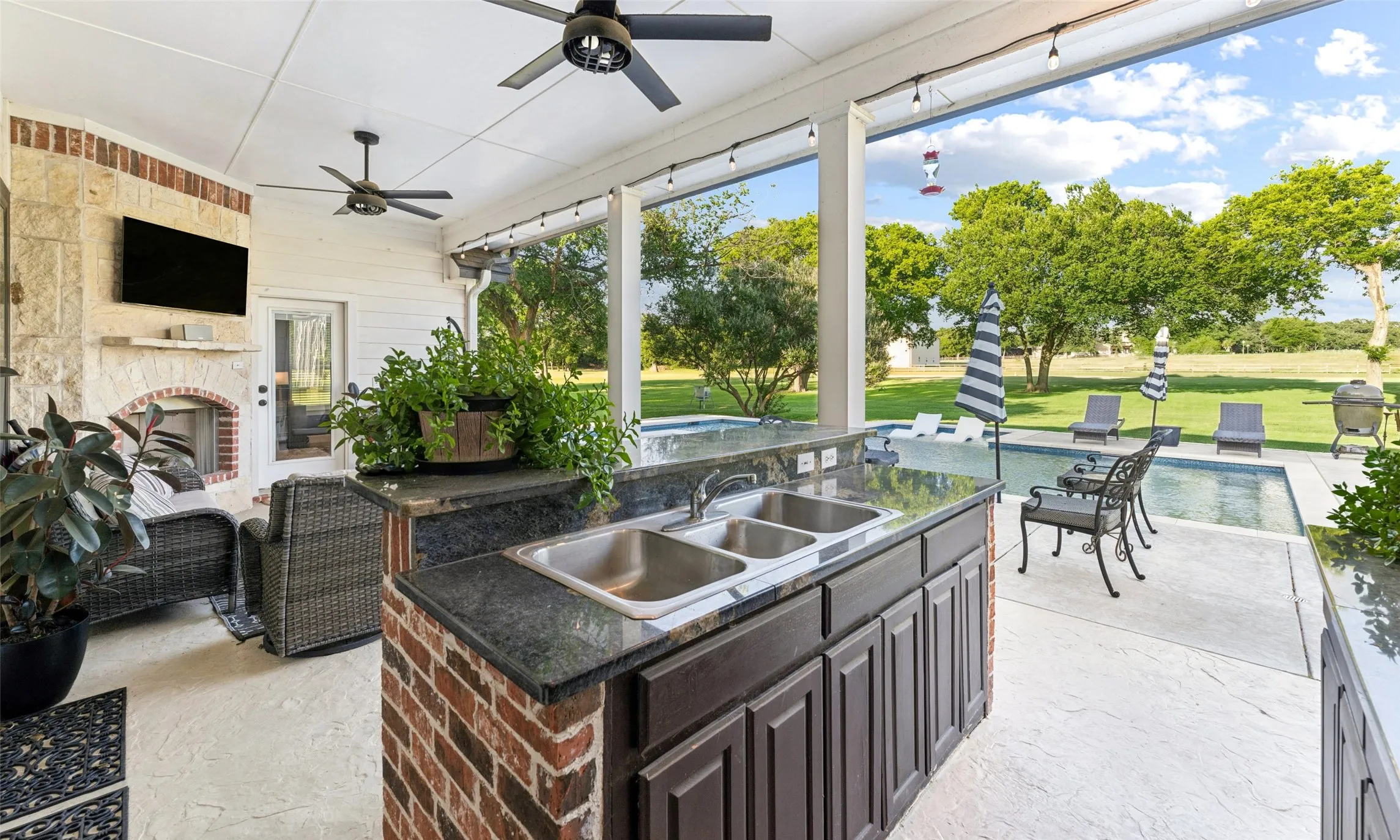 Single Family Residence For Sale in Wise County , 492 County Road 4387, Decatur, Texas 76234, 4 Bedroom, 3 Bathroom, 2 Garage spaces, 3,097 Sqft, built in 2007, mls#21259140, Real Estate Agent in Decatur, Homes For Sale in Wise county, Homes For Sale in Decatur, Realtor in Decatur Texas, Real Estate Brokerage Independent Realty Texas, Luminita Cordes Realtor