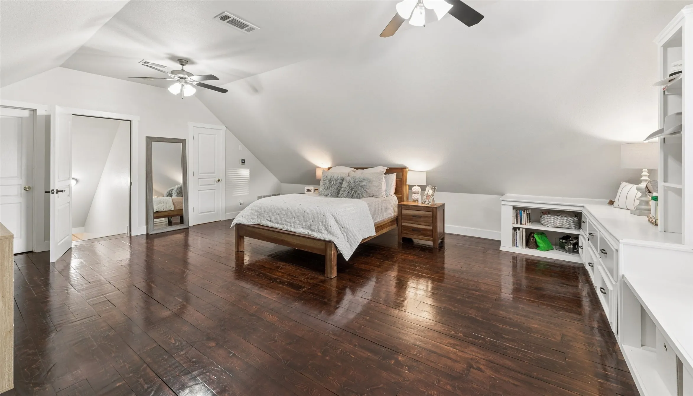 Single Family Residence For Sale in Wise County , 492 County Road 4387, Decatur, Texas 76234, 4 Bedroom, 3 Bathroom, 2 Garage spaces, 3,097 Sqft, built in 2007, mls#21259140, Real Estate Agent in Decatur, Homes For Sale in Wise county, Homes For Sale in Decatur, Realtor in Decatur Texas, Real Estate Brokerage Independent Realty Texas, Luminita Cordes Realtor