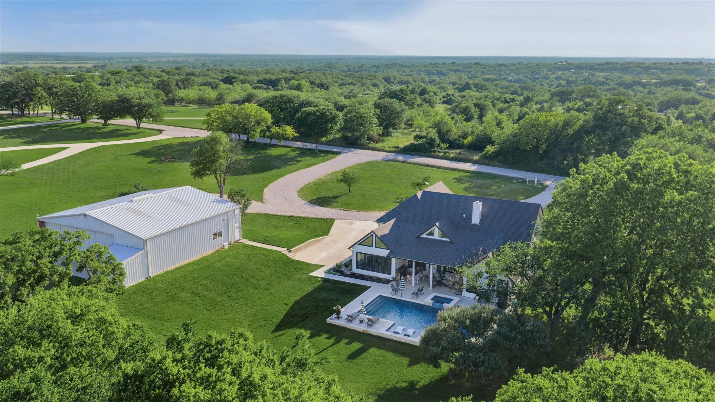 Single Family Residence For Sale in Wise County , 492 County Road 4387, Decatur, Texas 76234, 4 Bedroom, 3 Bathroom, 2 Garage spaces, 3,097 Sqft, built in 2007, mls#21259140, Real Estate Agent in Decatur, Homes For Sale in Wise county, Homes For Sale in Decatur, Realtor in Decatur Texas, Real Estate Brokerage Independent Realty Texas, Luminita Cordes Realtor