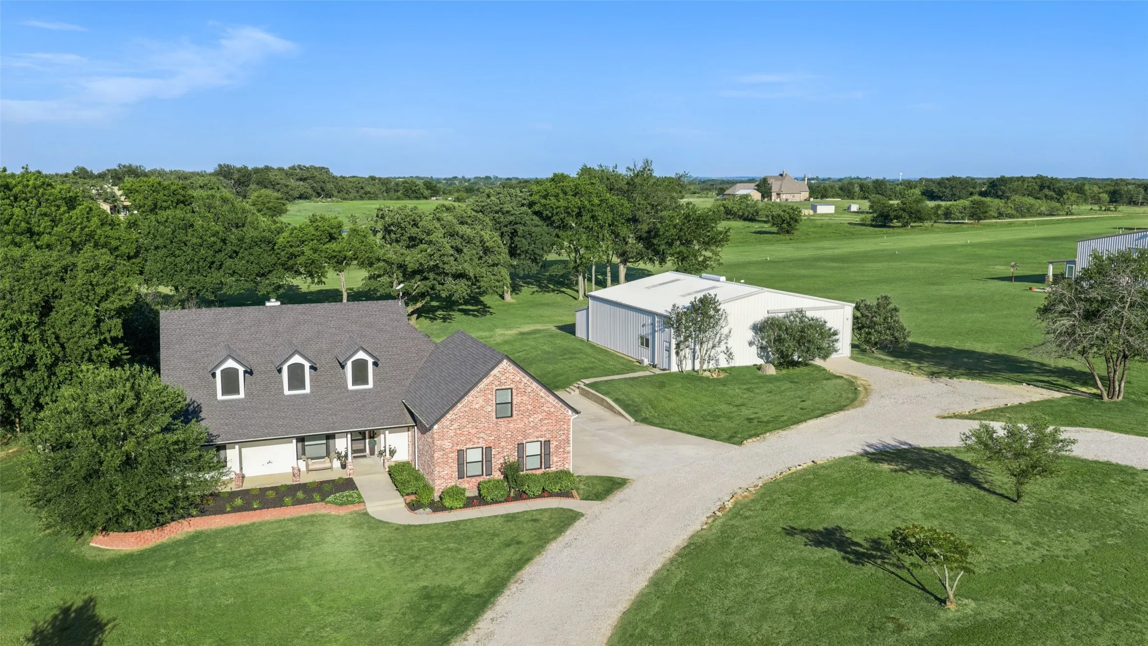 Beautifully updated home, Hangar, and Runway
