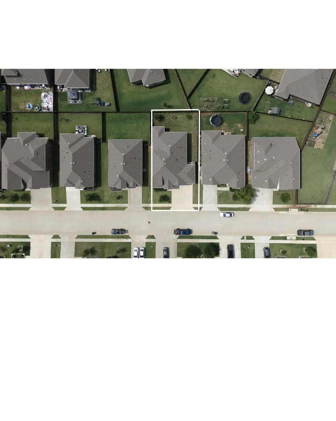 Single Family Residence For Sale in Denton County , 10916 Glover Lane, Aubrey, Texas 76227, 4 Bedroom, 3 Bathroom, 3 Garage spaces, 2,510 Sqft, built in 2021, mls#21273844, Real Estate Agent in Aubrey, Homes For Sale in Denton county, Homes For Sale in Aubrey, Realtor in Aubrey Texas, Real Estate Brokerage Independent Realty Texas, Luminita Cordes Realtor
