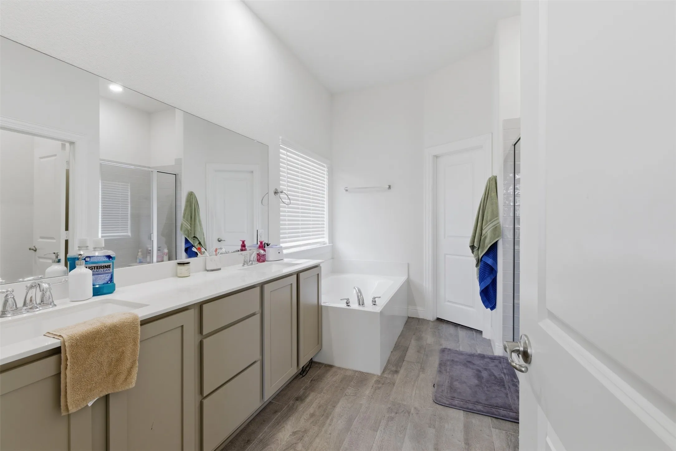 Single Family Residence For Sale in Denton County , 10916 Glover Lane, Aubrey, Texas 76227, 4 Bedroom, 3 Bathroom, 3 Garage spaces, 2,510 Sqft, built in 2021, mls#21273844, Real Estate Agent in Aubrey, Homes For Sale in Denton county, Homes For Sale in Aubrey, Realtor in Aubrey Texas, Real Estate Brokerage Independent Realty Texas, Luminita Cordes Realtor