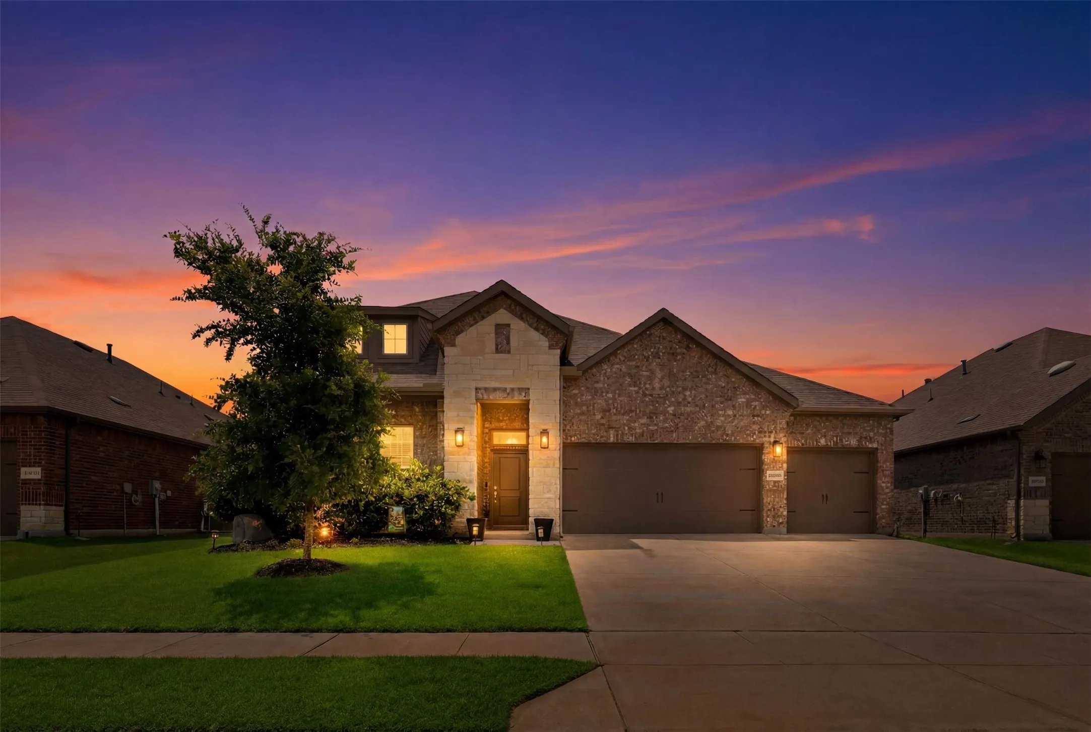 Single Family Residence For Sale in Denton County , 10916 Glover Lane, Aubrey, Texas 76227, 4 Bedroom, 3 Bathroom, 3 Garage spaces, 2,510 Sqft, built in 2021, mls#21273844, Real Estate Agent in Aubrey, Homes For Sale in Denton county, Homes For Sale in Aubrey, Realtor in Aubrey Texas, Real Estate Brokerage Independent Realty Texas, Luminita Cordes Realtor
